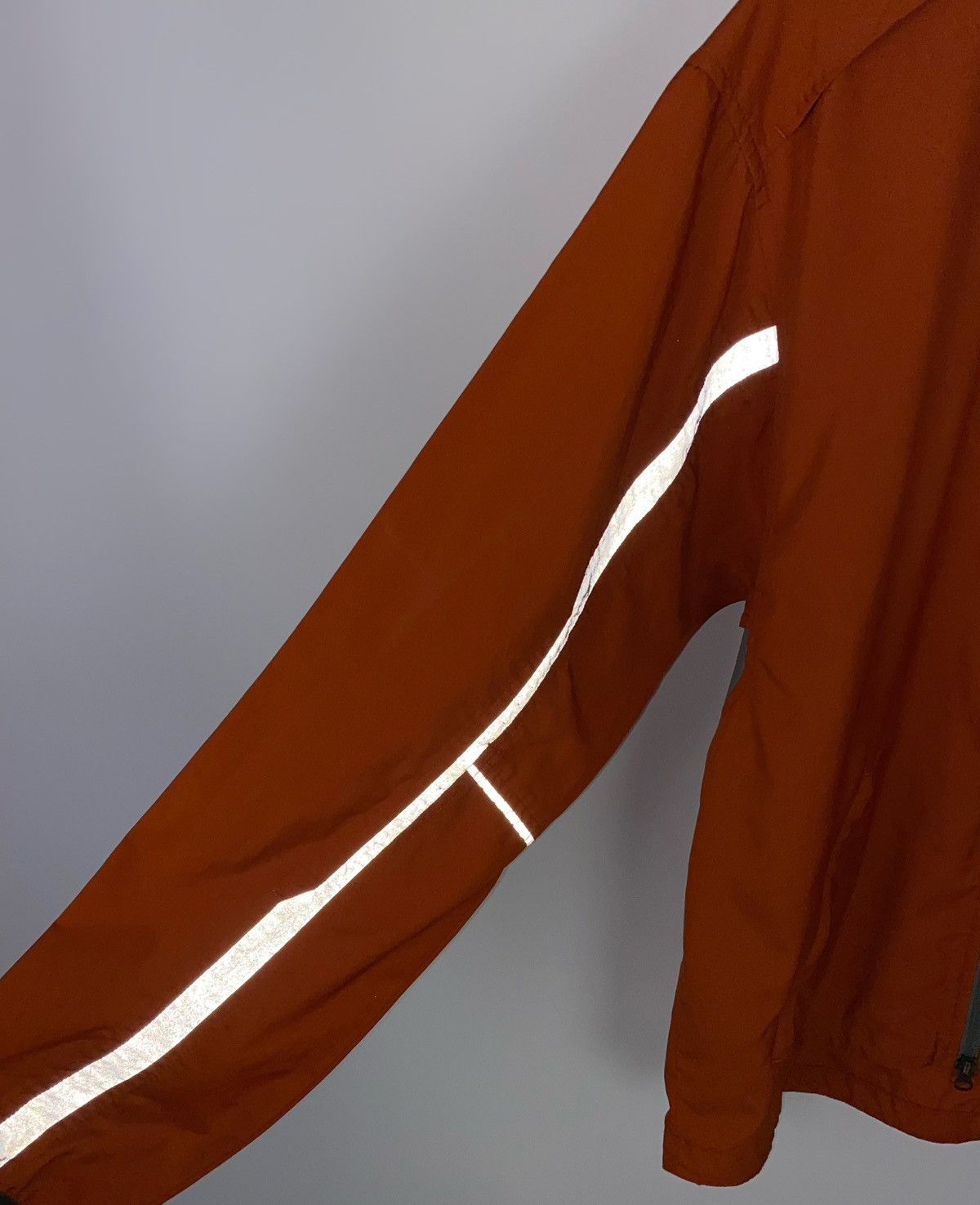 Vintage Y2K Vintage Nike Mini Swoosh Reflective Light Jacket Size US M / EU 48-50 / 2 - 6 Thumbnail