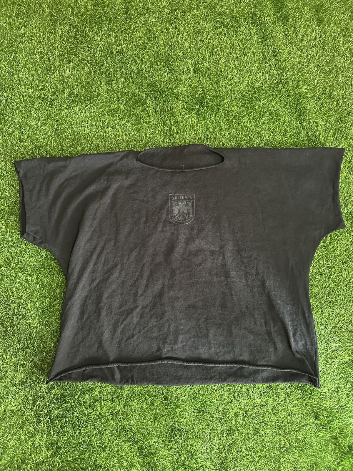Kanye West Kanye west vultures shirt 2 Size US L / EU 52-54 / 3 - 1 Thumbnail