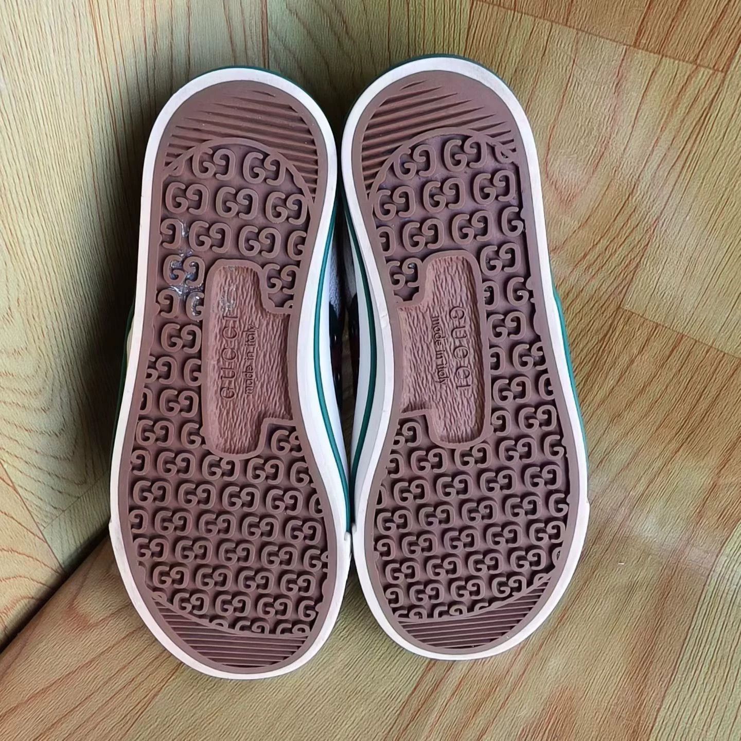 Gucci GUCCI Tennis 1977 Casual Fashion Sneakers Size US 5 / IT 35 - 6 Thumbnail