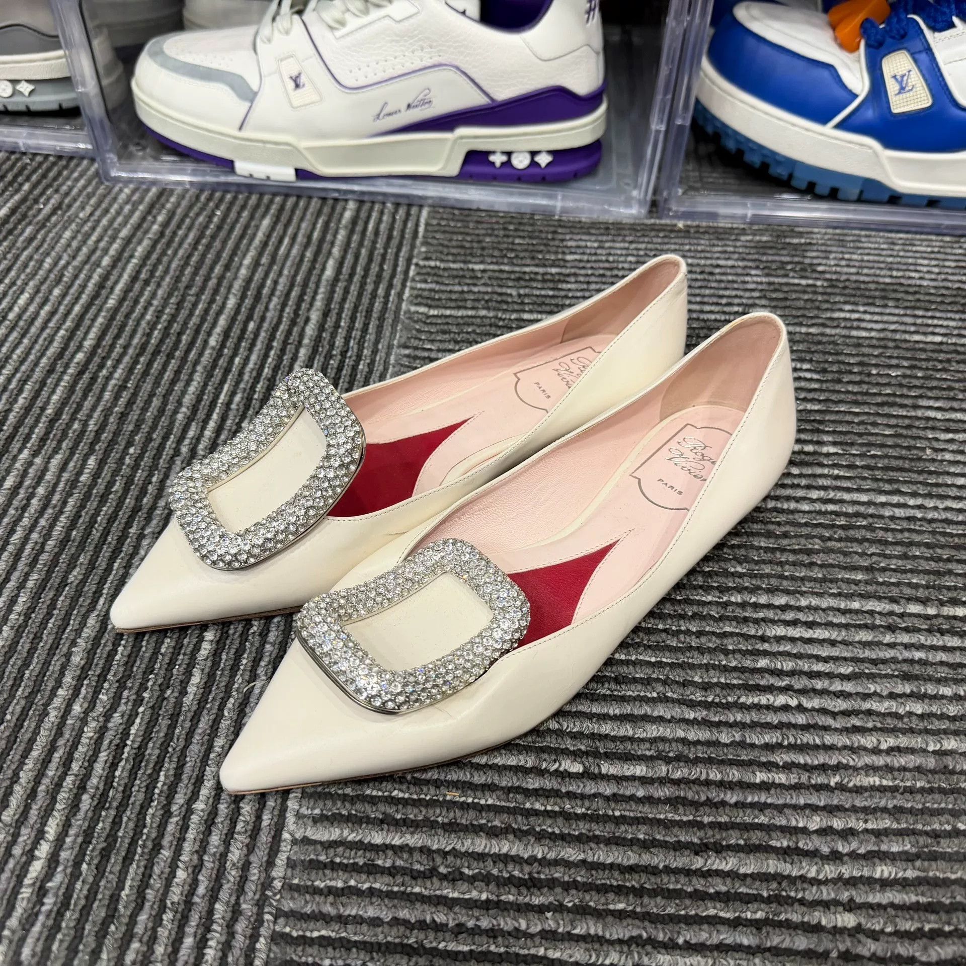 Roger Vivier Roger Vivier Retro White Lowtop Sneakers us_7-5 Women Size US 7.5 / IT 37.5 - 1 Thumbnail