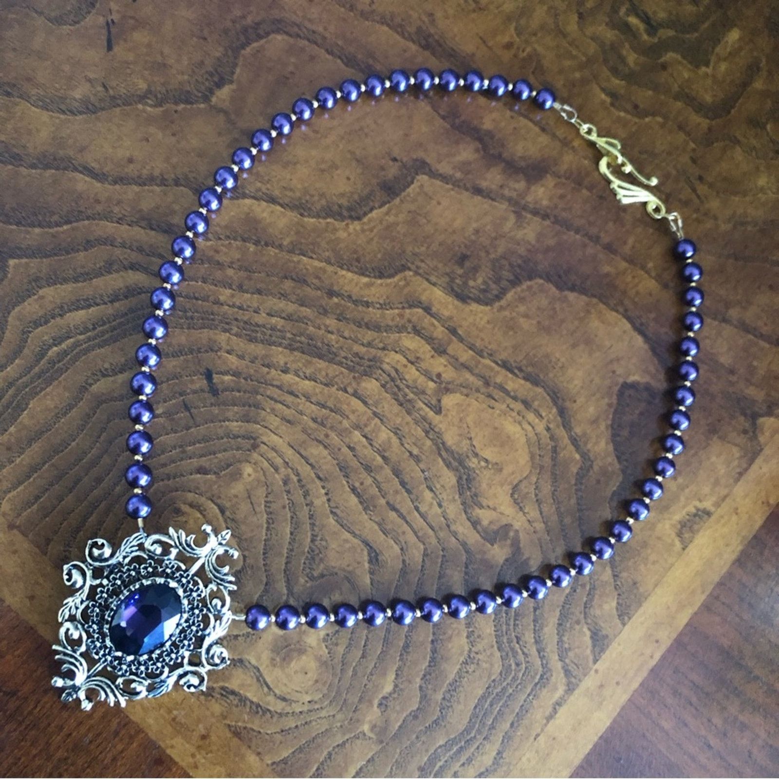Handmade Handcrafted repurpose filigree crest stone Pearl necklace Size ONE SIZE - 9 Thumbnail