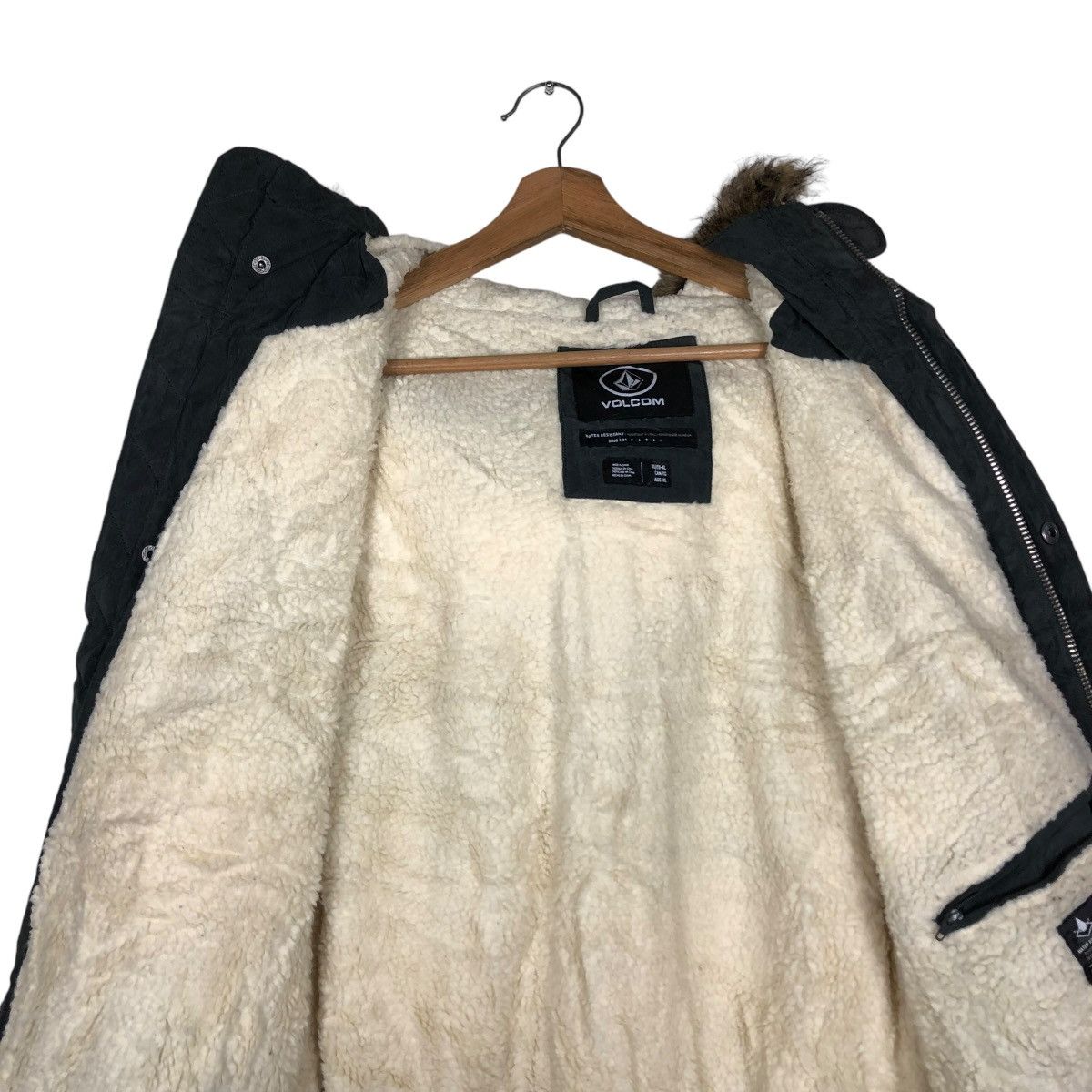 Japanese Brand 🔥VINTAGE BOMBER JACKET CHORE WORKER VOLCOM MINK FUR HOODIE Size US XL / EU 56 / 4 - 17 Thumbnail