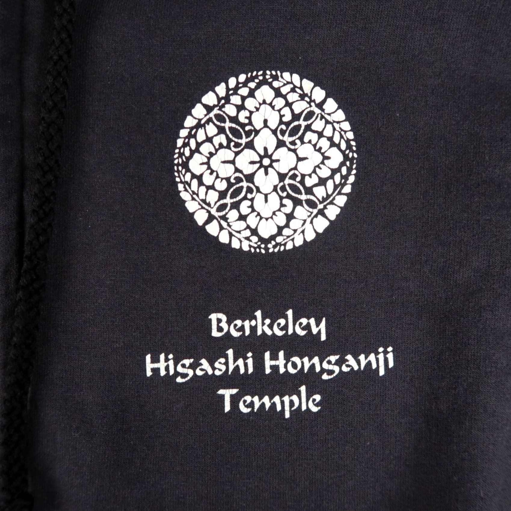 Vintage VINTAGE Japanese Temple Faded Black Full Zip Hoodie Sweatshirt Size L Large Mens Hoodie Size US L / EU 52-54 / 3 - 7 Thumbnail