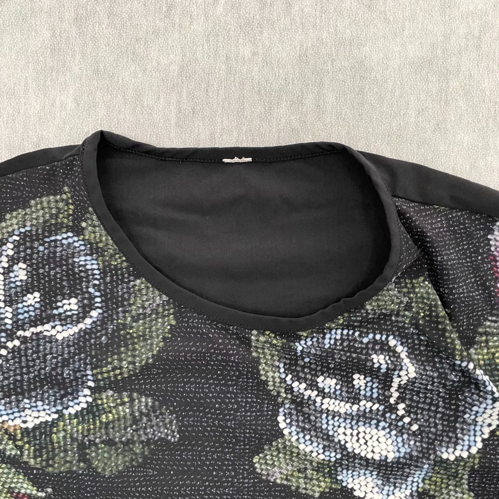 Lululemon Lululemon Shirt Women 6 Black Floral Yoga Activewear Short Sleeve Crew Neck Ladies Womens Size M / US 6-8 / IT 42-44 - 3 Thumbnail