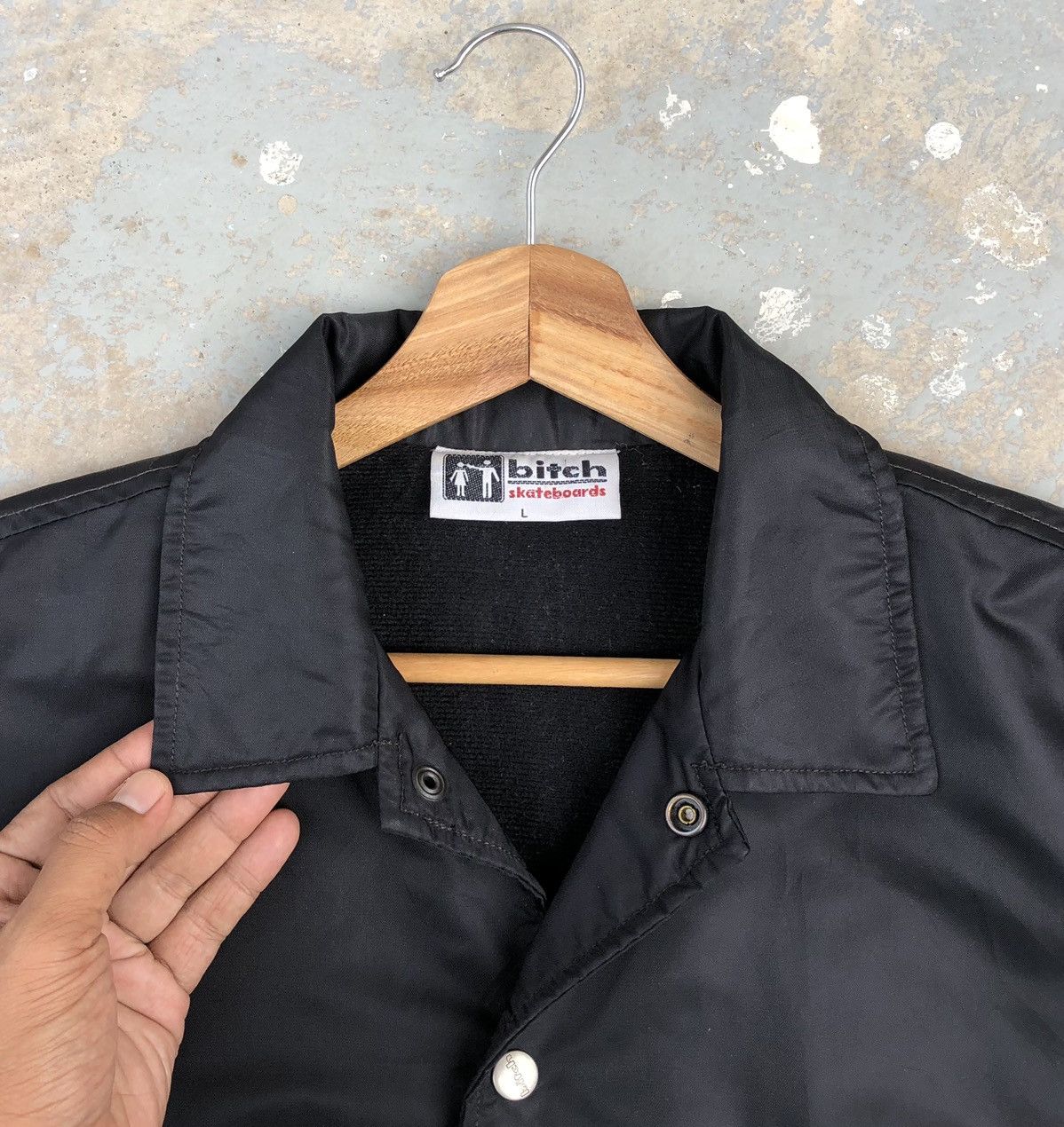 Vintage Vintage bitch Skateboards Coach Jacket Size US L / EU 52-54 / 3 - 14 Thumbnail