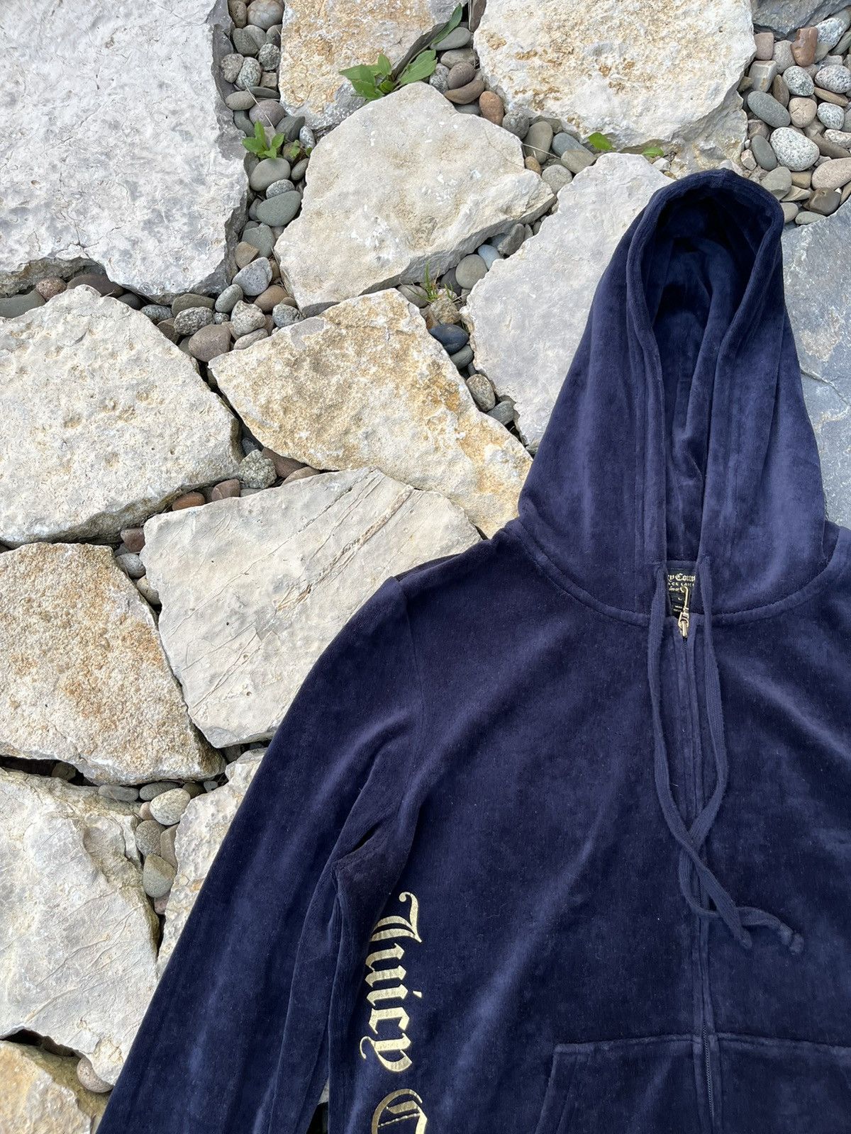 Juicy Couture × Vintage Vintage Juicy Couture y2k velvet black label zip hoodie gold Size L / US 10 / IT 46 - 4 Thumbnail