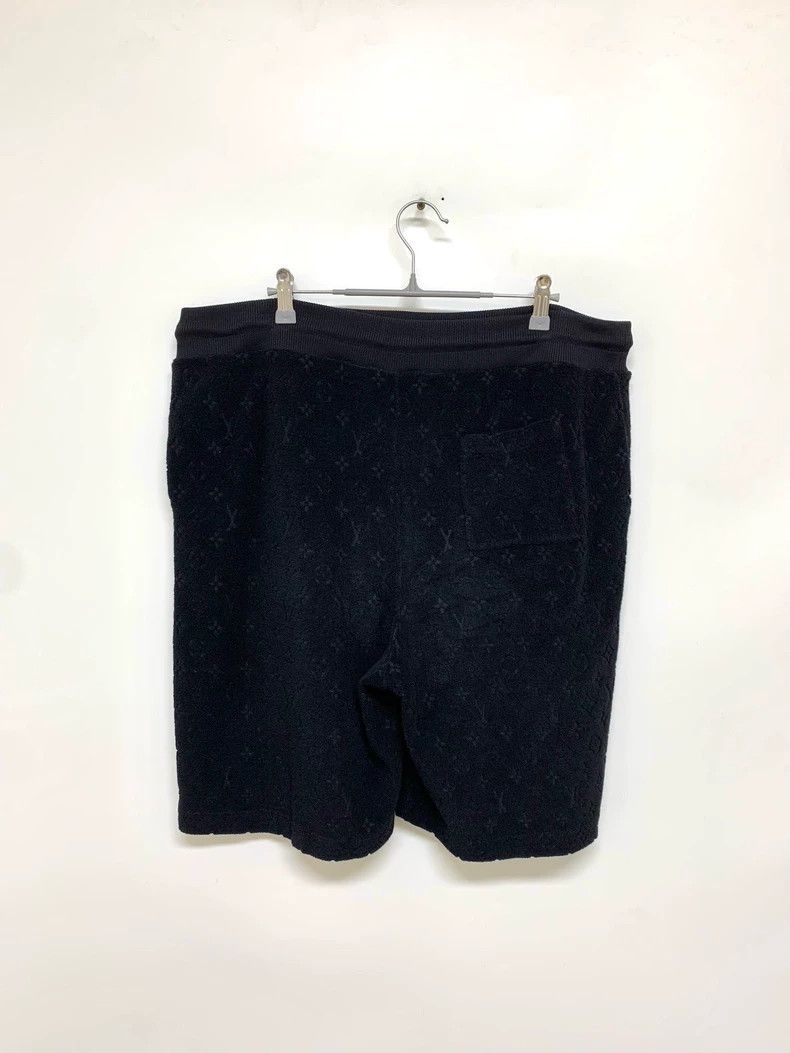 Louis Vuitton Louis Vuitton size l Black towel shorts with full logo shor Size US 28 / EU 44 - 8 Thumbnail