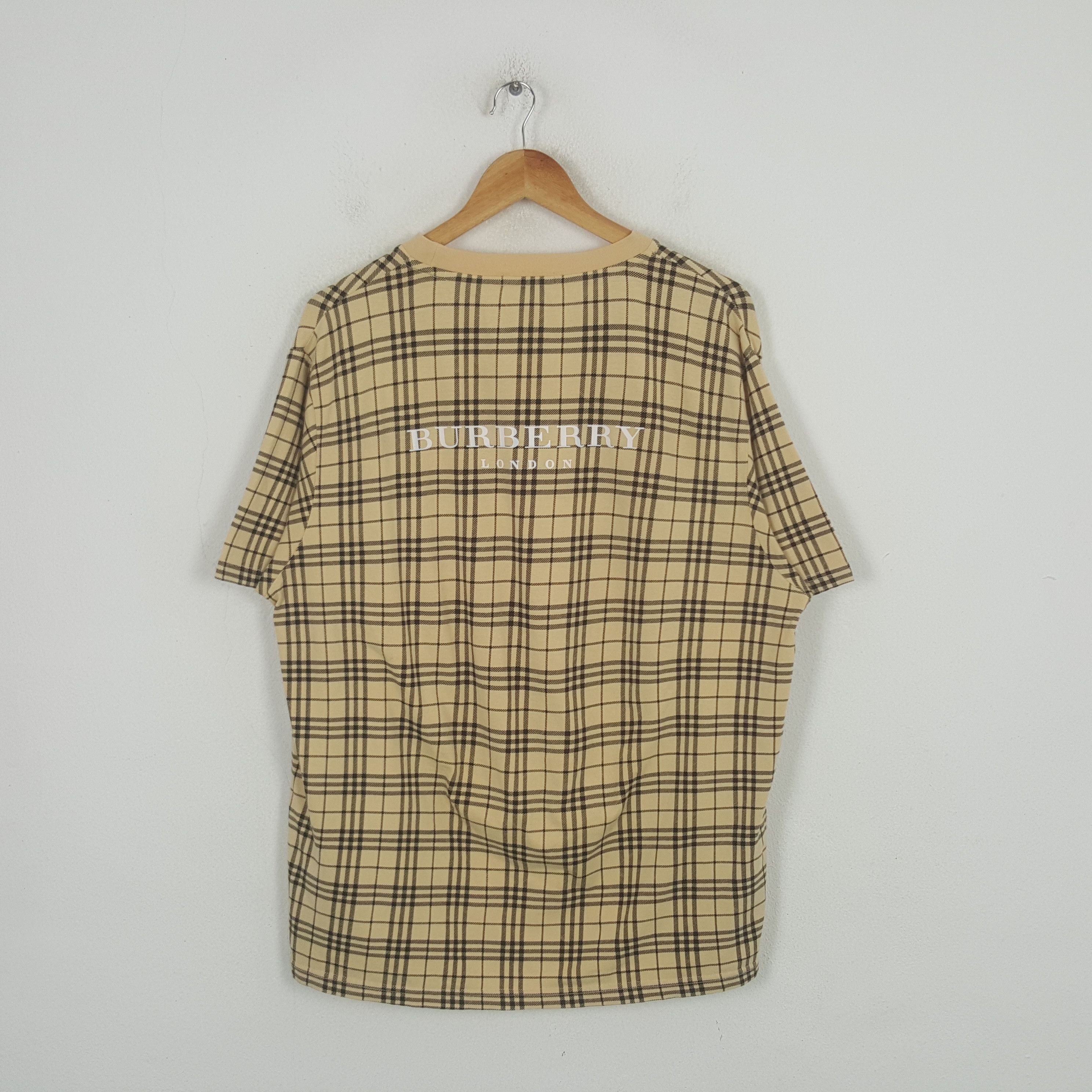 Burberry Vintage Burberry London Nova Check Designer Tshirt C299N55 Size US XL / EU 56 / 4 - 1 Thumbnail