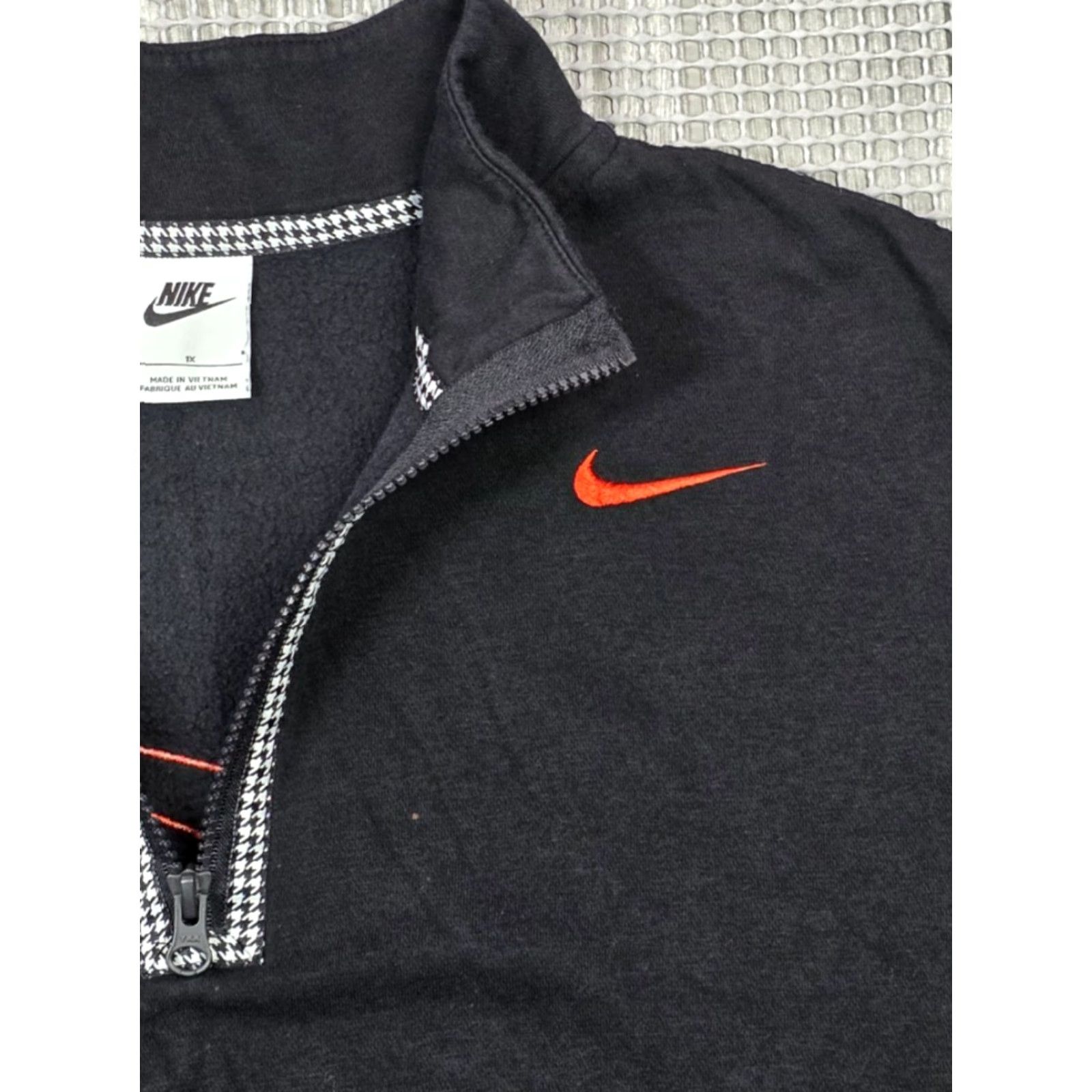Nike Nike 1/4 Zip Pullover Sweatshirt Men Big 1X Black Swoosh Houndstooth Trim Shirt with Zipper Logo Embroidered College Golf Sportswear Pullover Size US XL / EU 56 / 4 - 3 Thumbnail