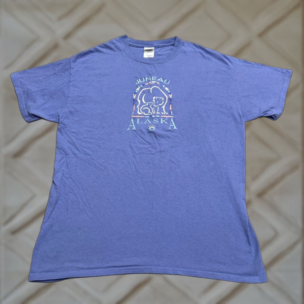 Gildan Gildan Heavy Cotton Juneau Alaska Embroidered T-Shirt Mens Large Blue Crew Tee Size US L / EU 52-54 / 3 - 1 Thumbnail