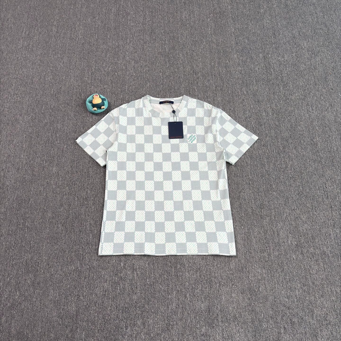 Louis Vuitton LV Damier All Over White Green Short Sleeve Tee S Size US S / EU 44-46 / 1 - 1 Thumbnail