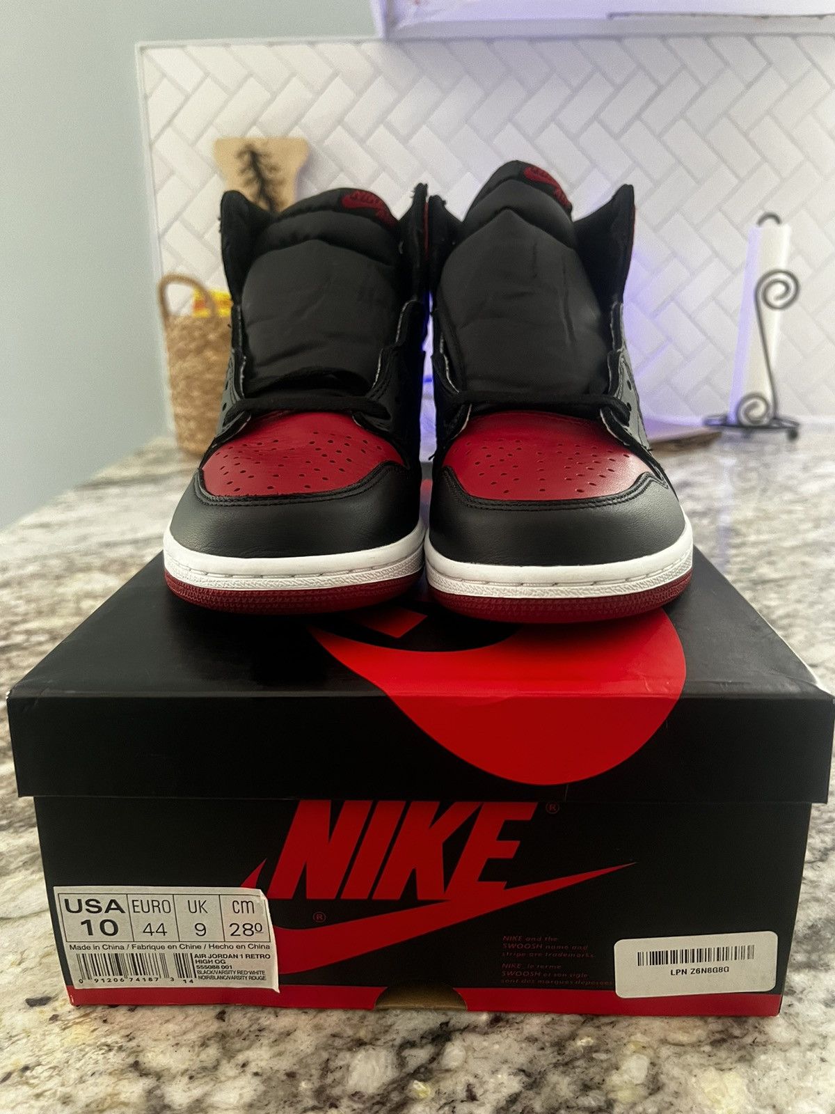 Jordan Brand Air Jordan 1 Retro High OG Banned 2016 Banned, Bred Size US 10 / EU 43 - 2 Thumbnail