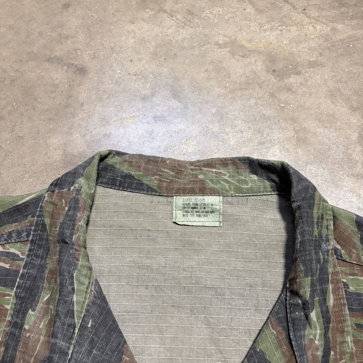Vintage Vintage Tiger Stripe Camo Jacket Military Field Shirt 80s Size US XL / EU 56 / 4 - 12 Thumbnail