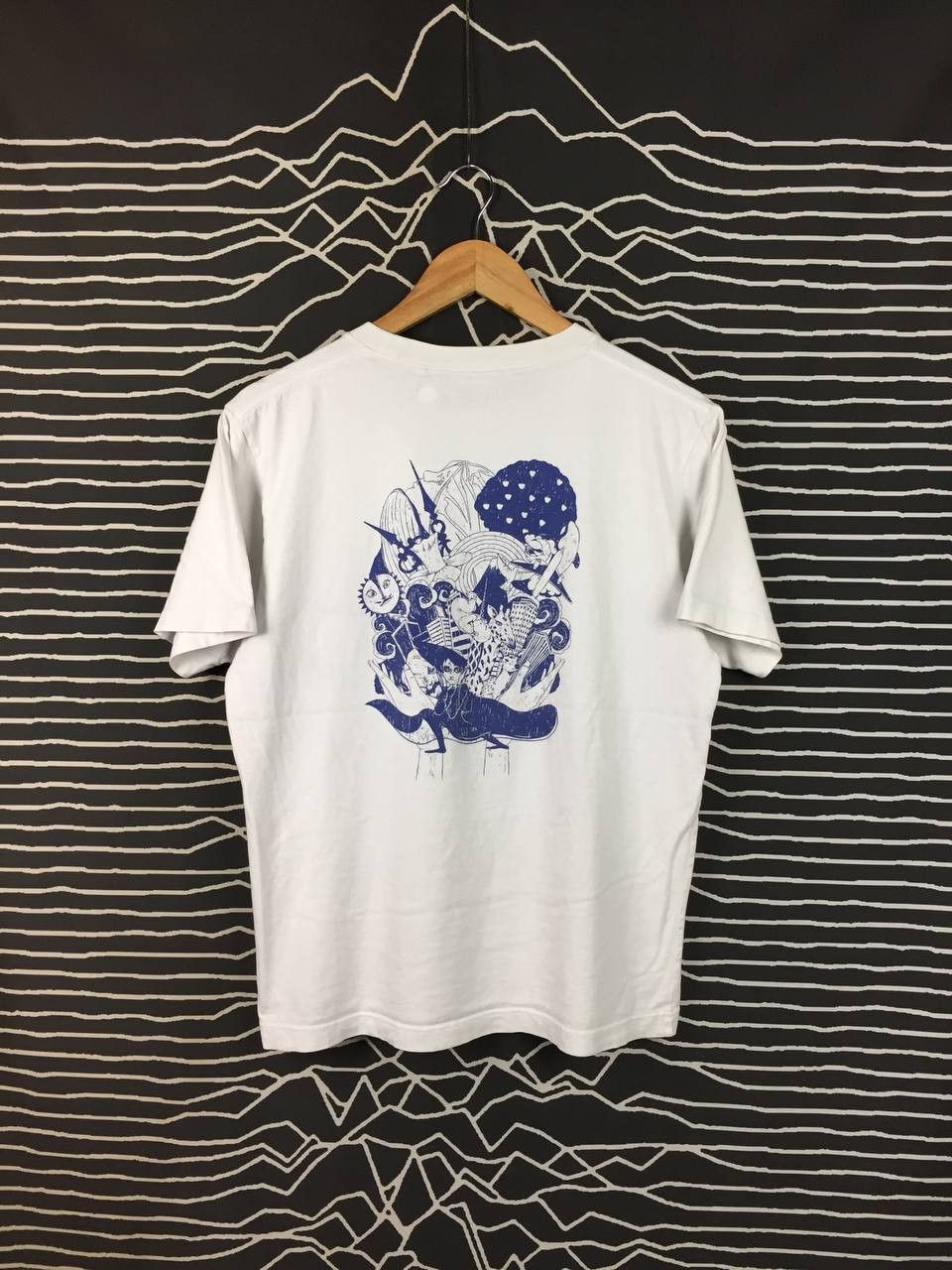 Uniqlo Yoasobi Japanese Music Super Duo Anime Style Band Tee Size US M / EU 48-50 / 2 - 2 Thumbnail