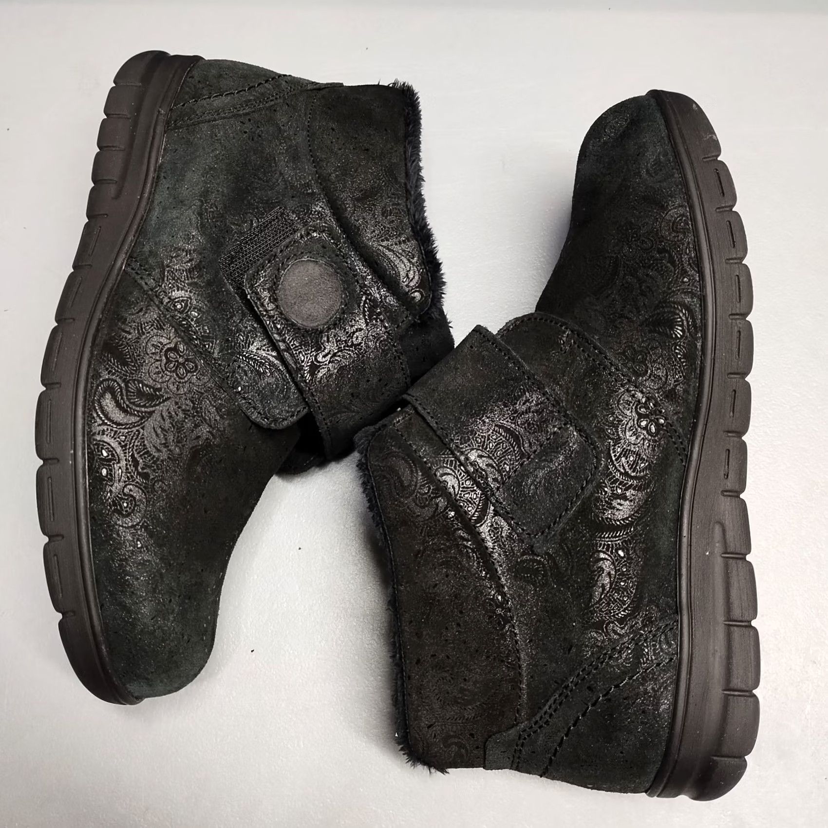Vintage Cosyfeet Womens 8.5 Black Paisley Faux Fur Lined Ankle Boots Hook & Loop Bootie, Size 8.5, Casual Travel, Leather Upper, Rubber Outsole, Velvet? No. Size US 9 / IT 39 - 3 Thumbnail