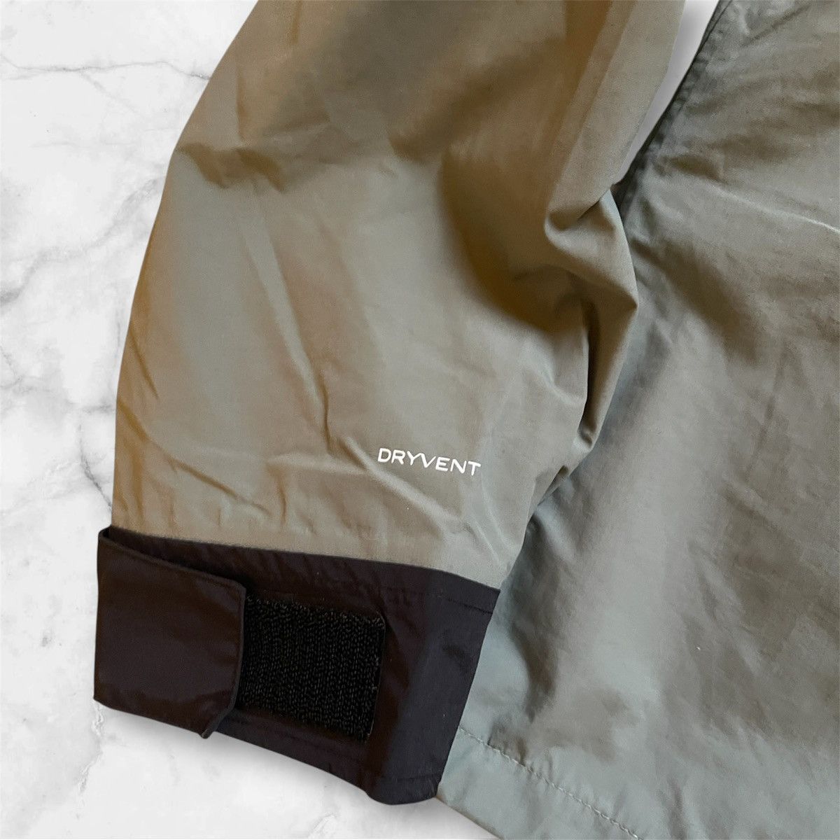 The North Face The North Face Khaki Shell Raincoat Jacket Size US L / EU 52-54 / 3 - 5 Thumbnail