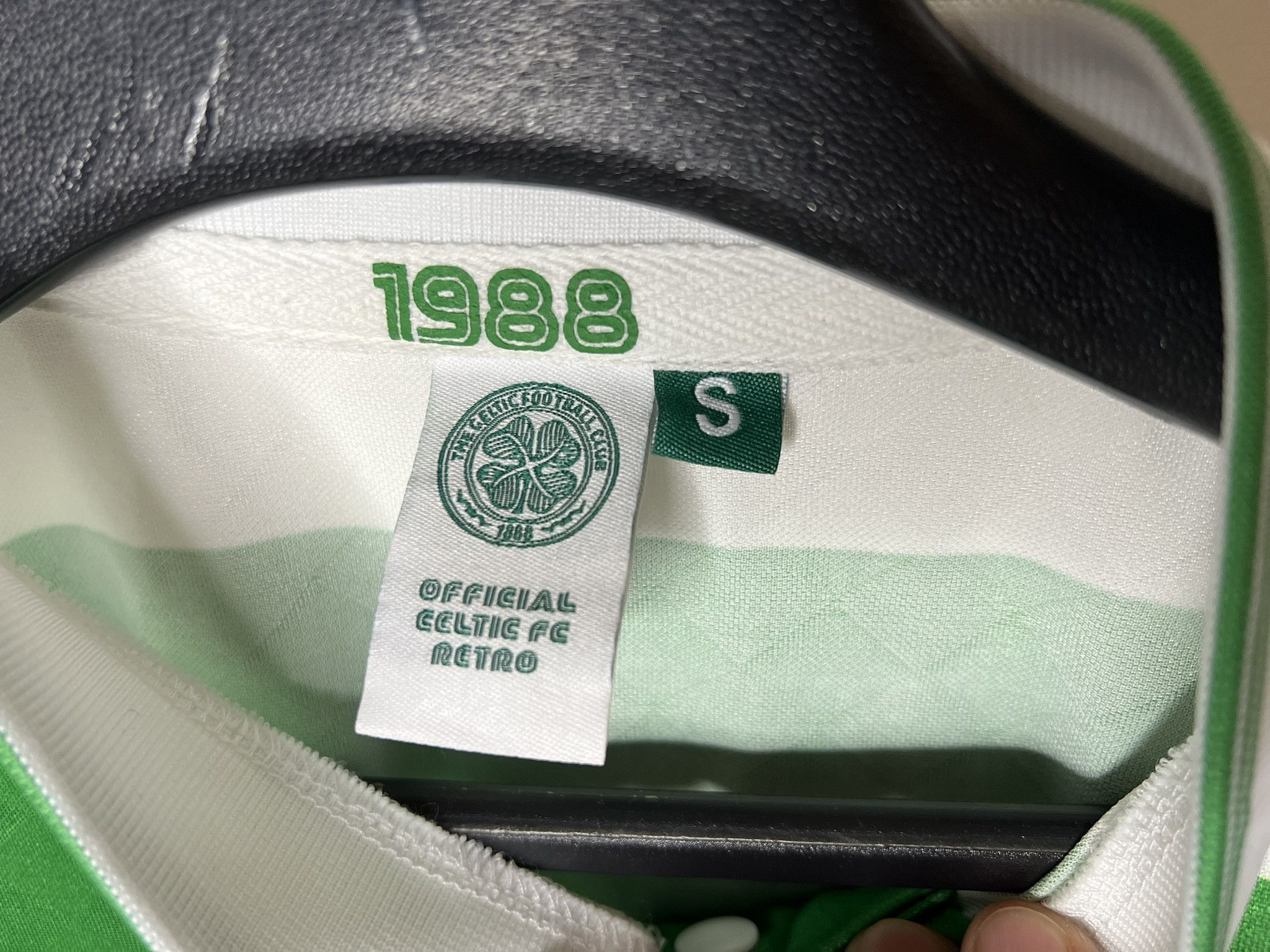 Vintage CELTIC 1988 HOME RETRO REPLICA FOOTBALL SHIRT SOCCER JERSEY Size US S / EU 44-46 / 1 - 5 Thumbnail
