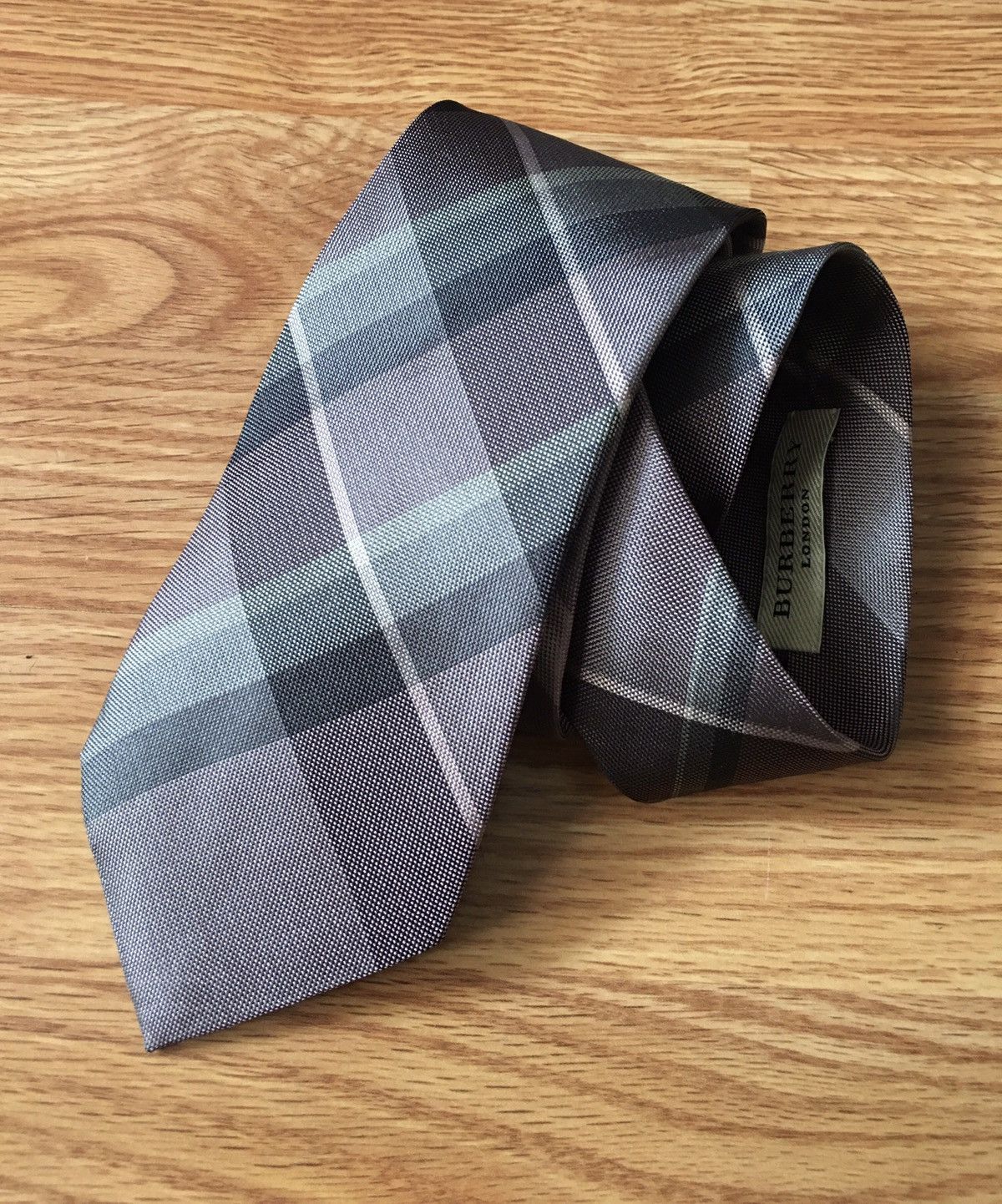 Burberry Burberry London Gray Purple Check Plaid Silk Mens Tie Size ONE SIZE - 1 Thumbnail