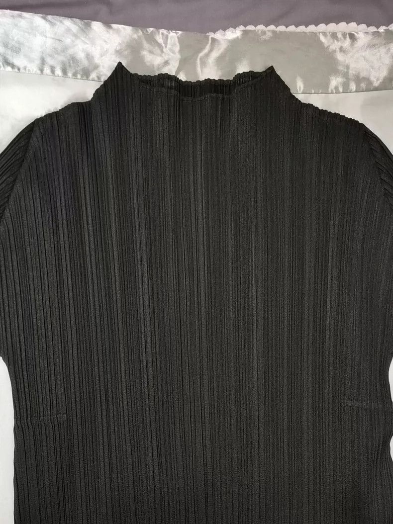 Issey Miyake Issey Miyake sizeL3 Black semi-high-neck short-sleeved shi Size XS / US 0-2 / IT 36-38 - 2 Thumbnail