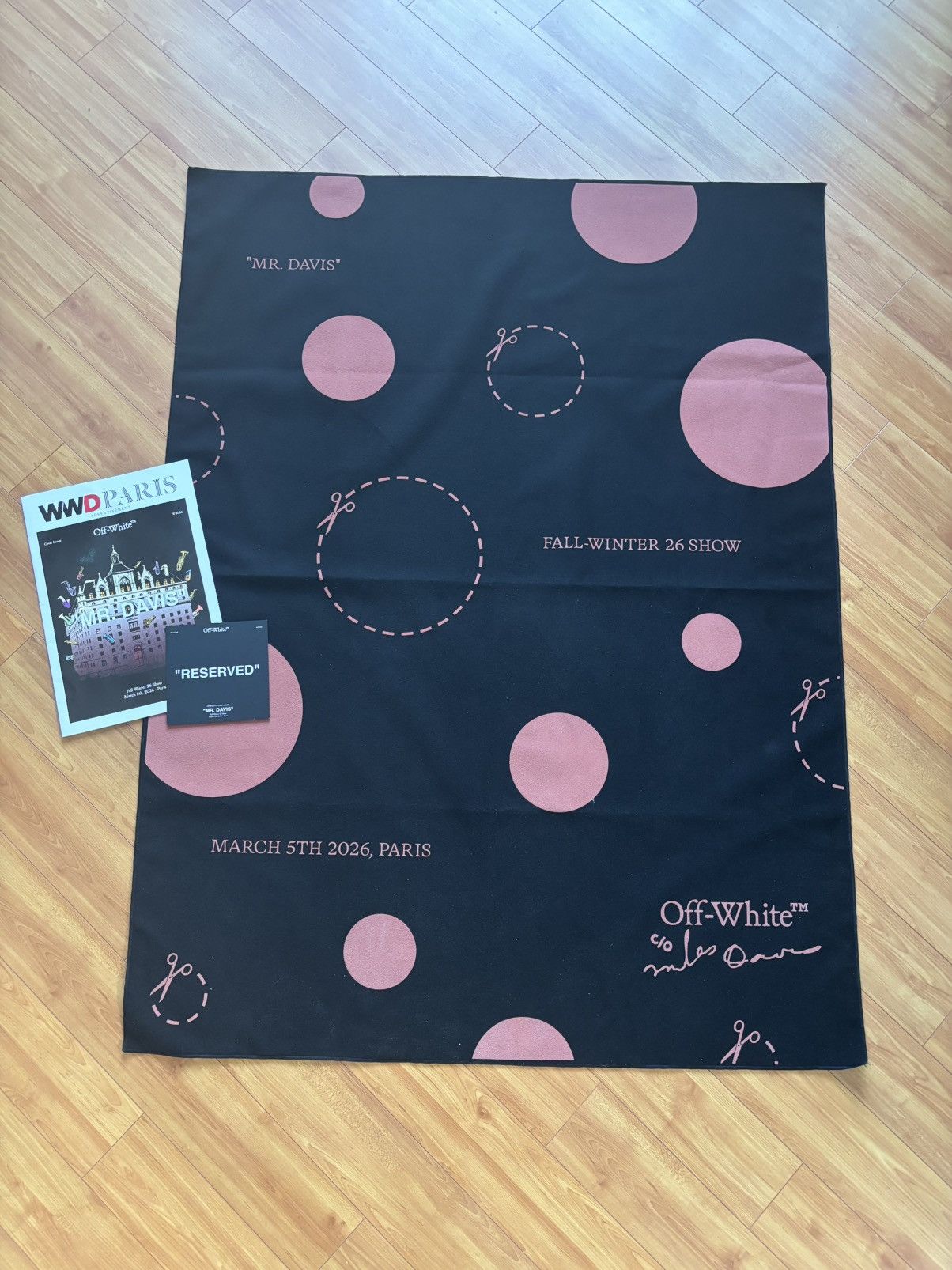 Off-White Off-White FW26 Runway “Mr. Davis” Exclusive Blanket Rug Size ONE SIZE - 2 Thumbnail