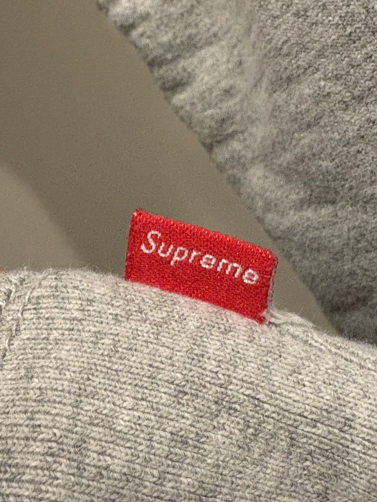 Supreme Supreme Arc Logo Crewneck, FW15 / Medium / Grey Size US M / EU 48-50 / 2 - 7 Thumbnail
