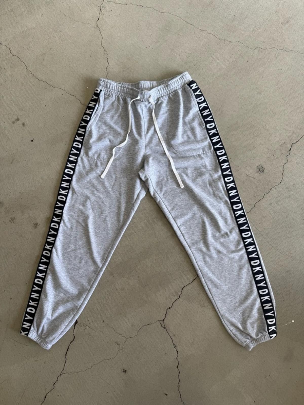DKNY DKNY / Logo Tape Side Jogger Sweatpants / gray Size 28" / US 6 / IT 42 - 1 Thumbnail