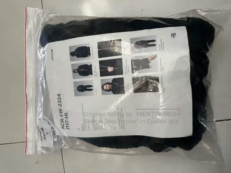 Acronym Acronym Black thick coat Size US S / EU 44-46 / 1 - 5 Thumbnail