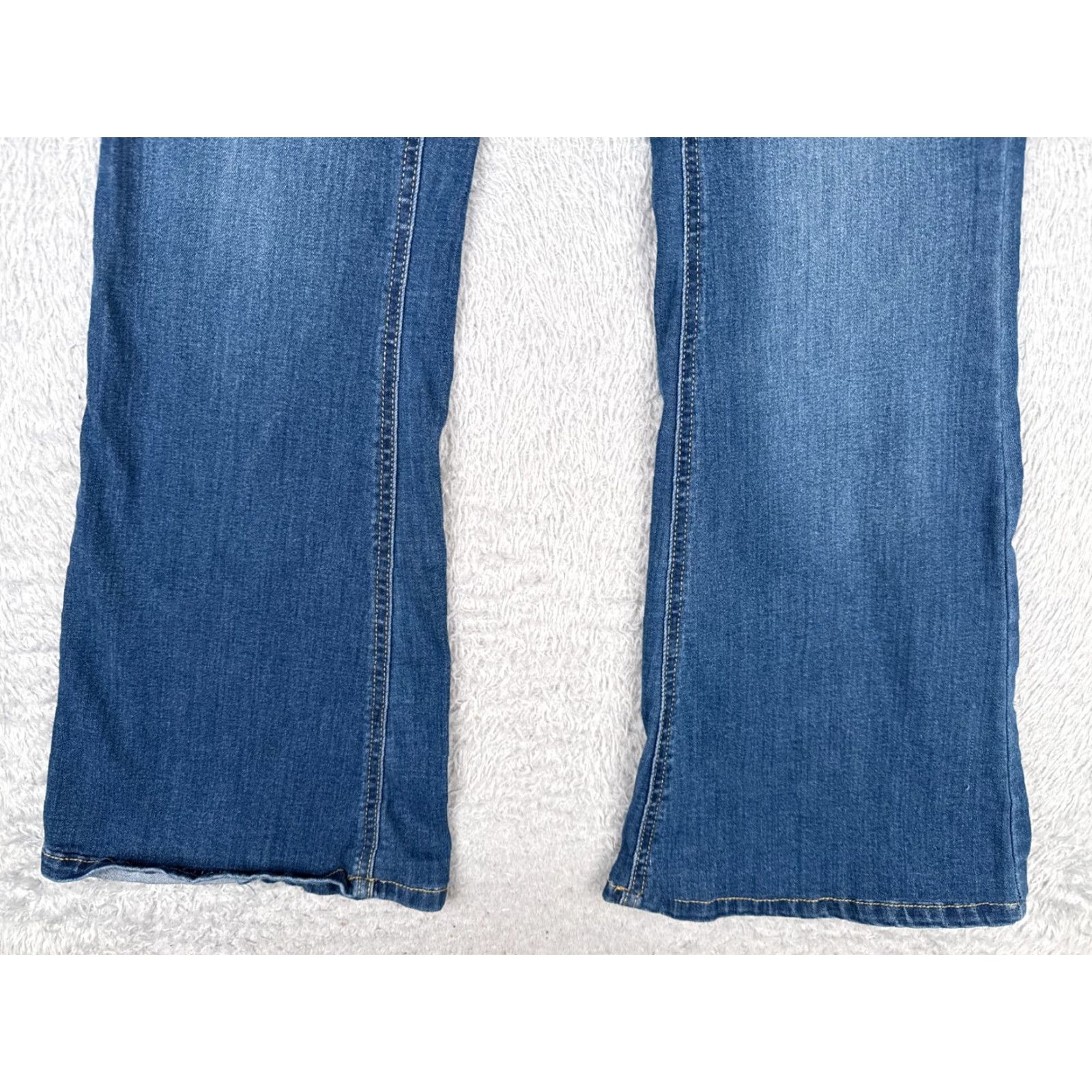 Denime Indigo Rein Jeans Juniors 9 Blue Denim Curvy Flared Button Fly Cotton 27x30 Denim Flared 5-Pocket Womens Jeans 27x30 Blue 27x30 (indigo rein) Size 30" / US 8 / IT 44 - 2 Thumbnail