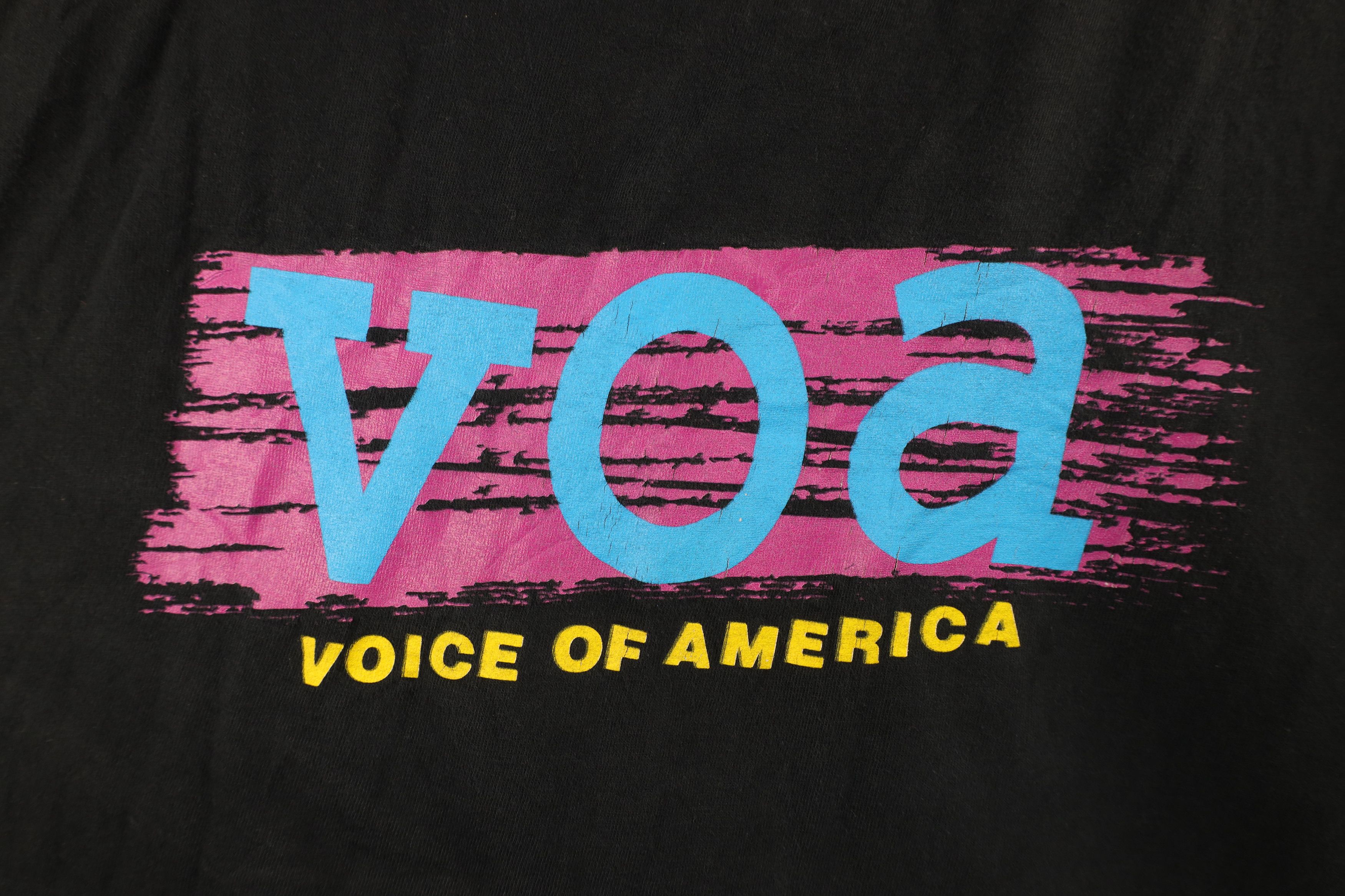 Vintage Vintage 90s Spell VOA Voice of America News T-Shirt Black Size US XL / EU 56 / 4 - 4 Thumbnail