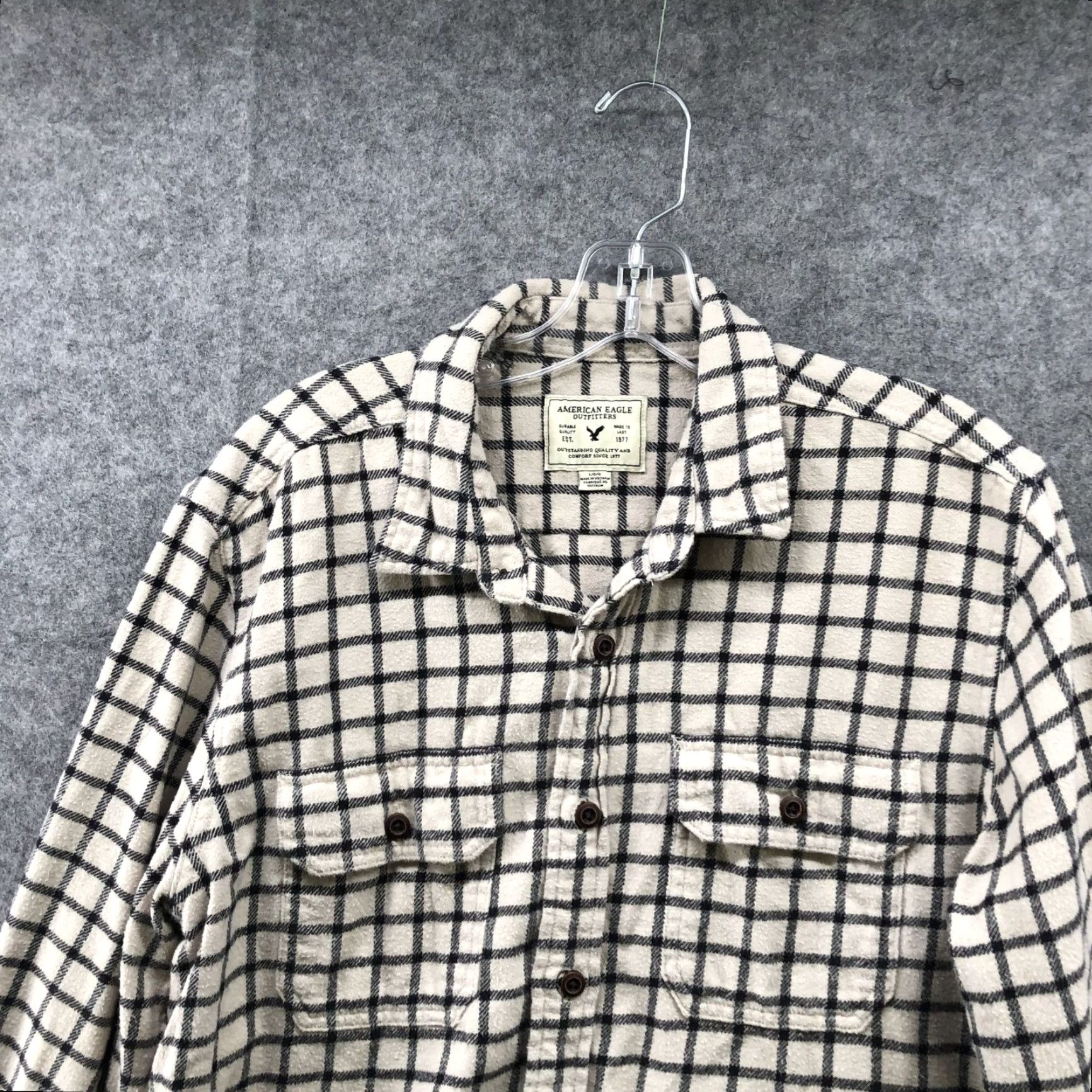 American Eagle Outfitters American Eagle Shirt Mens L Flannel Plaid Cream Black Grid Thick Shacket Button-Up Long Sleeve Chest Pockets Casual Workwear Fall Winter Vintage No Size US L / EU 52-54 / 3 - 3 Thumbnail