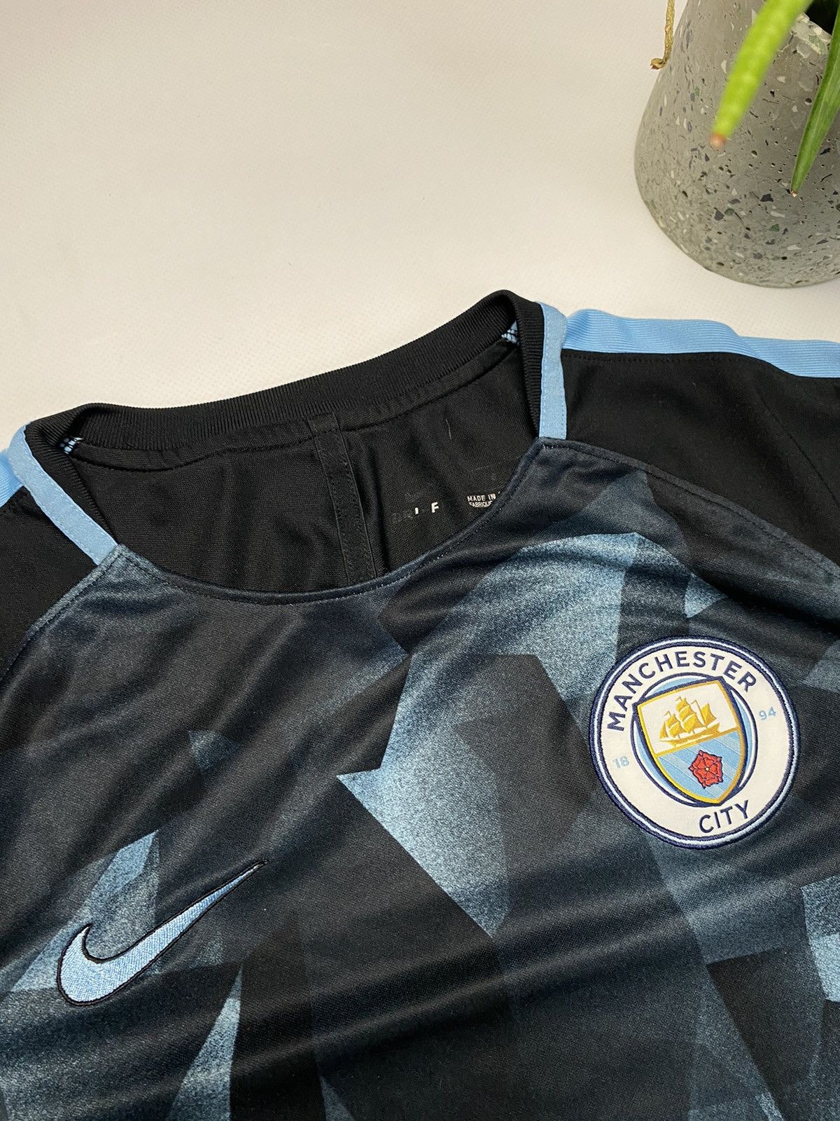 Nike × Vintage Rare vintage Manchester city soccer jersey drill Size US L / EU 52-54 / 3 - 6 Thumbnail