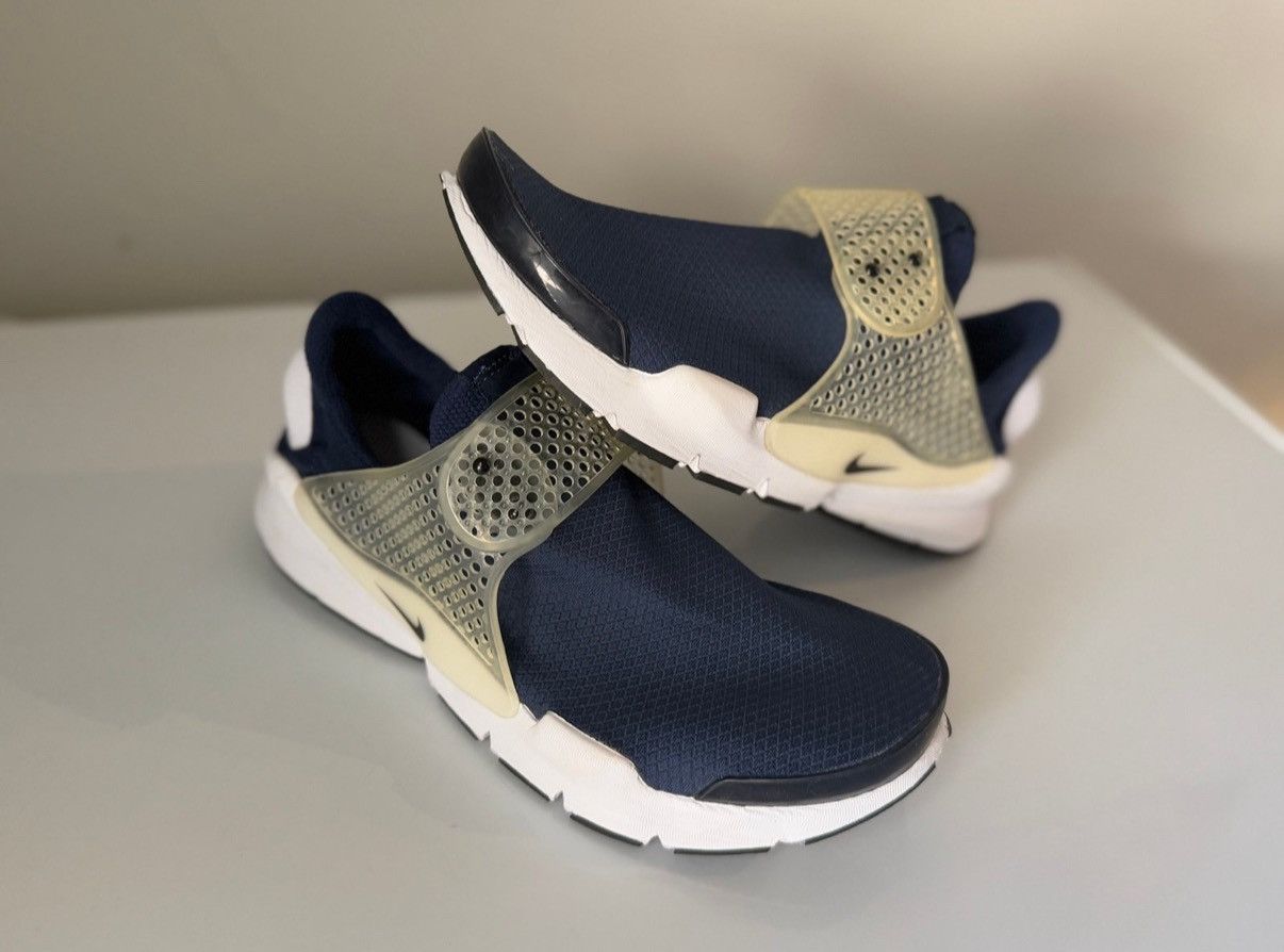 Nike Women’s Nike Sock Dart Midnight Navy Sz 7 Size US 7 / IT 37 - 1 Thumbnail
