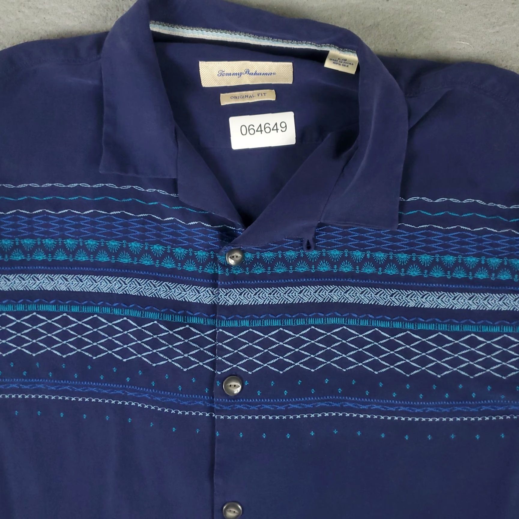 Tommy Bahama Tommy Bahama Shirt Mens Large Blue Silk Camp Collar Hawaiian Button Up Size US L / EU 52-54 / 3 - 2 Thumbnail