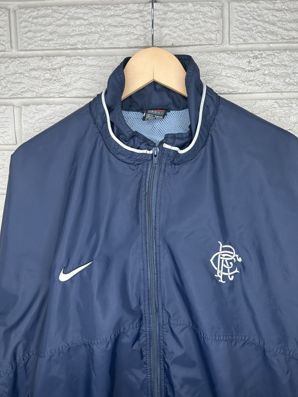 Nike Vintage Nike Glasgow Rangers Nylon Jacket Size US XL / EU 56 / 4 - 2 Thumbnail