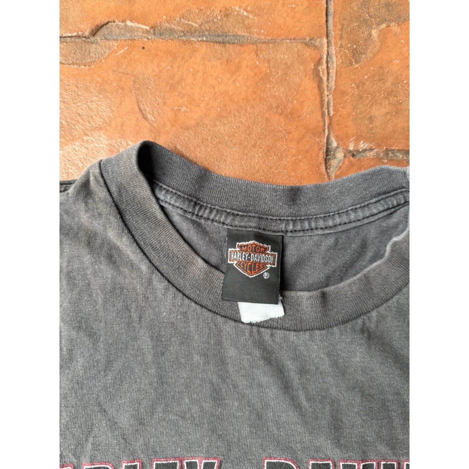 Harley Davidson VINTAGE Harley-Davidson Hartford Connecticut T-Shirt M Crew Neck Gray Cotton Logo Biker Motorcycle 90s/80s? (But must only use original words. Hmm) Size US M / EU 48-50 / 2 - 2 Thumbnail