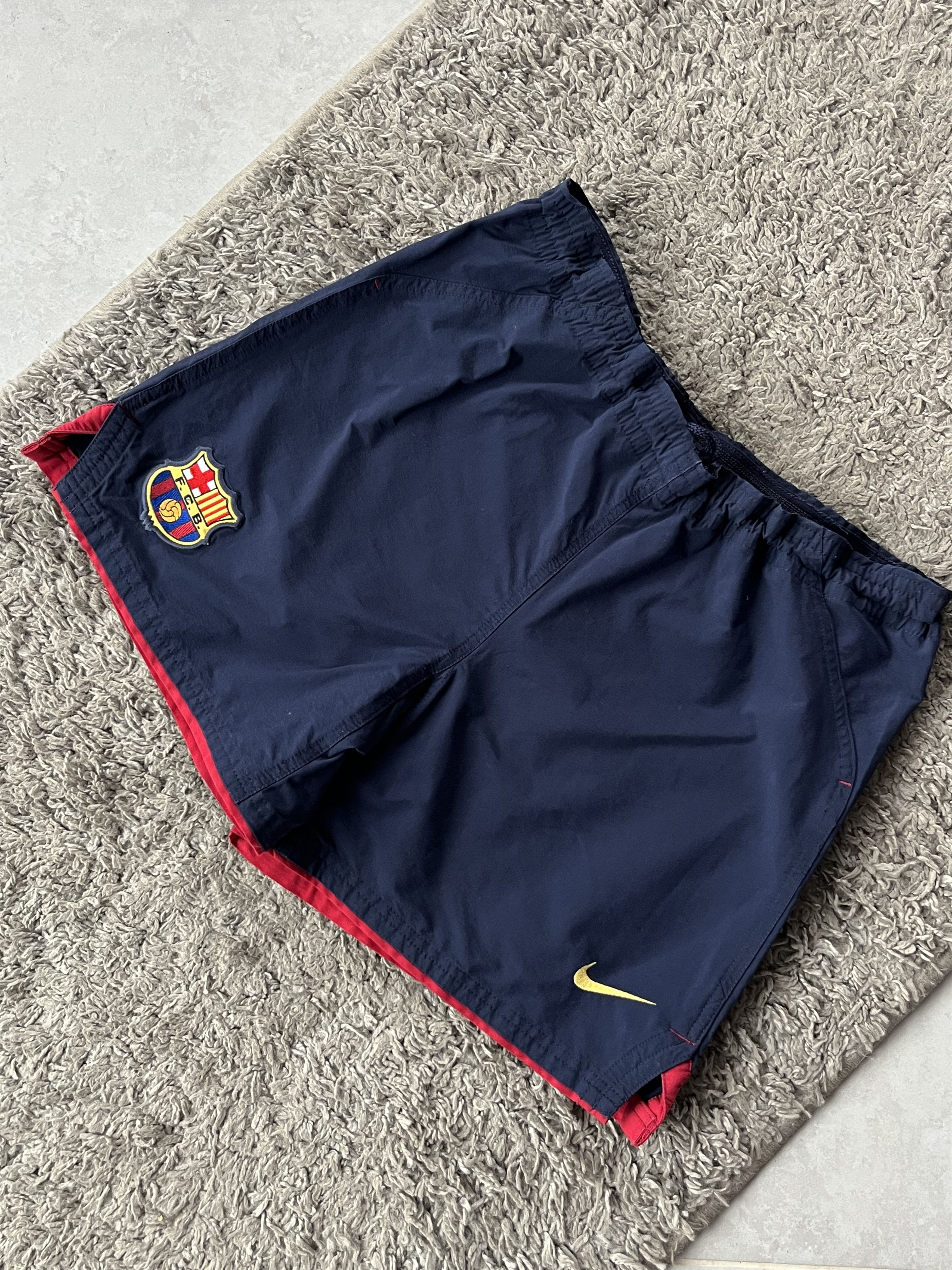 Nike Vintage Nylon Shorts Nike FC BARCELONA Y2K Style Size US 32 / EU 48 - 2 Thumbnail