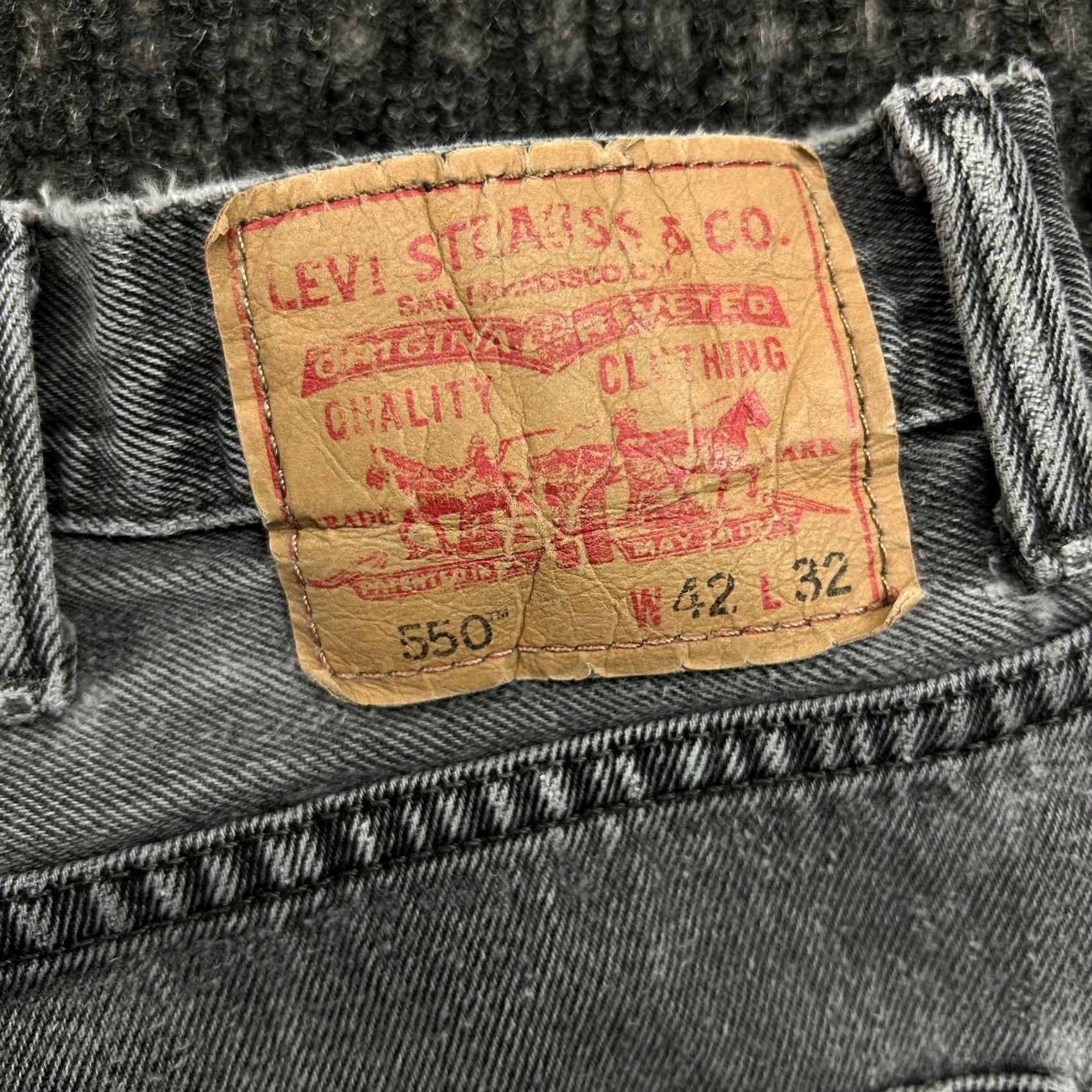Levi's VINTAGE Levi’s Denim Jean Shorts Jorts 550 Relaxed Fit 42 Cutoff Faded Black y2k Mens Shorts Size US 42 / EU 58 - 6 Thumbnail