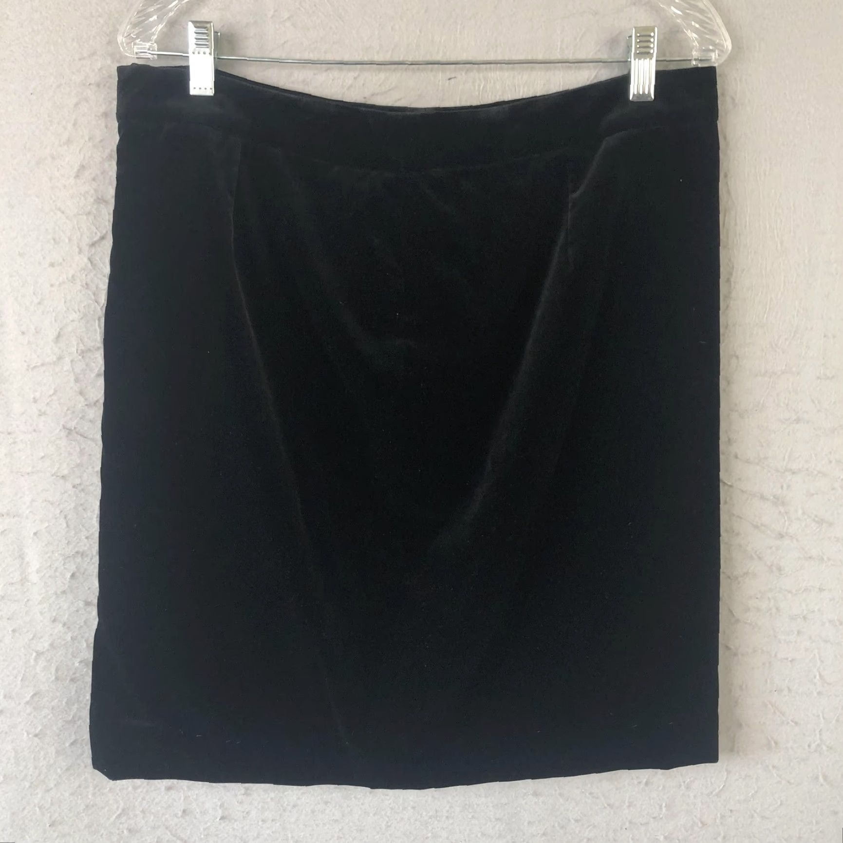 Brooks Brothers VINTAGE Brooks Brothers Skirt Womens 12 Black Velvet Pencil Classic Lined Side Zip Elegant Size 34" / US 12 / IT 48 - 2 Thumbnail