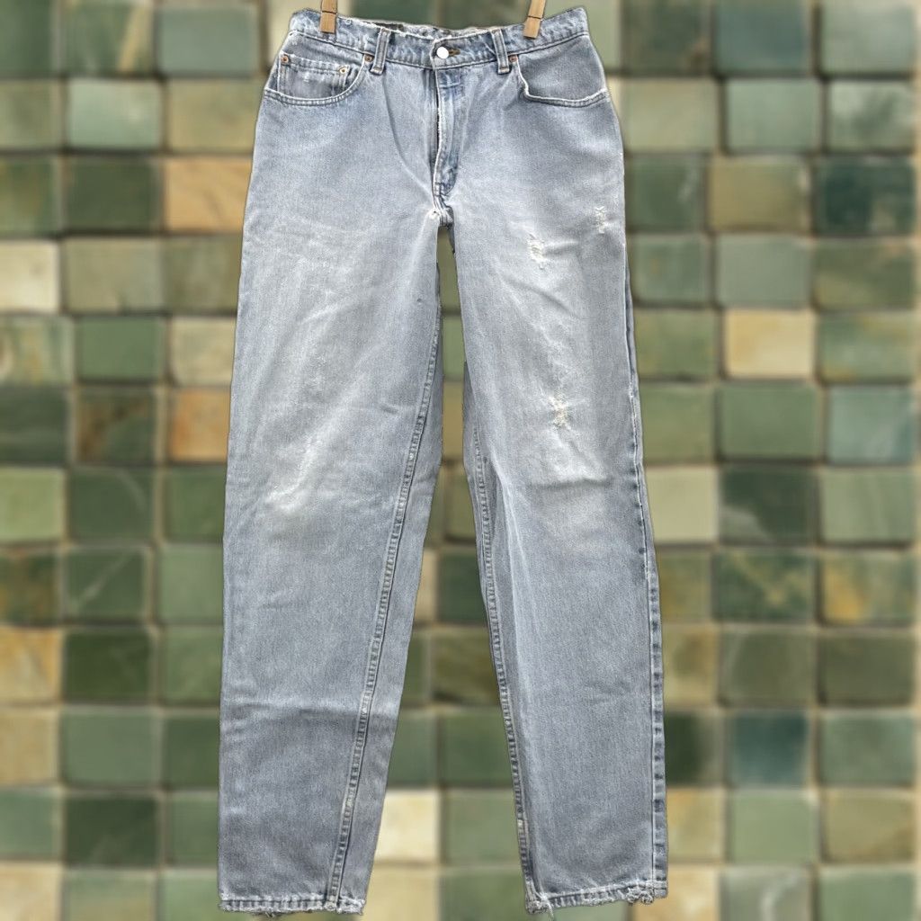 Levi's VINTAGE Levi's Jeans 560 Streetwear 90s 80s Y2k Denim Blue 31x34 Men Regular Slim Fit 5-Pocket Cotton Leather Patch Zipper Button Rise Mid fold Size US 31 - 1 Thumbnail