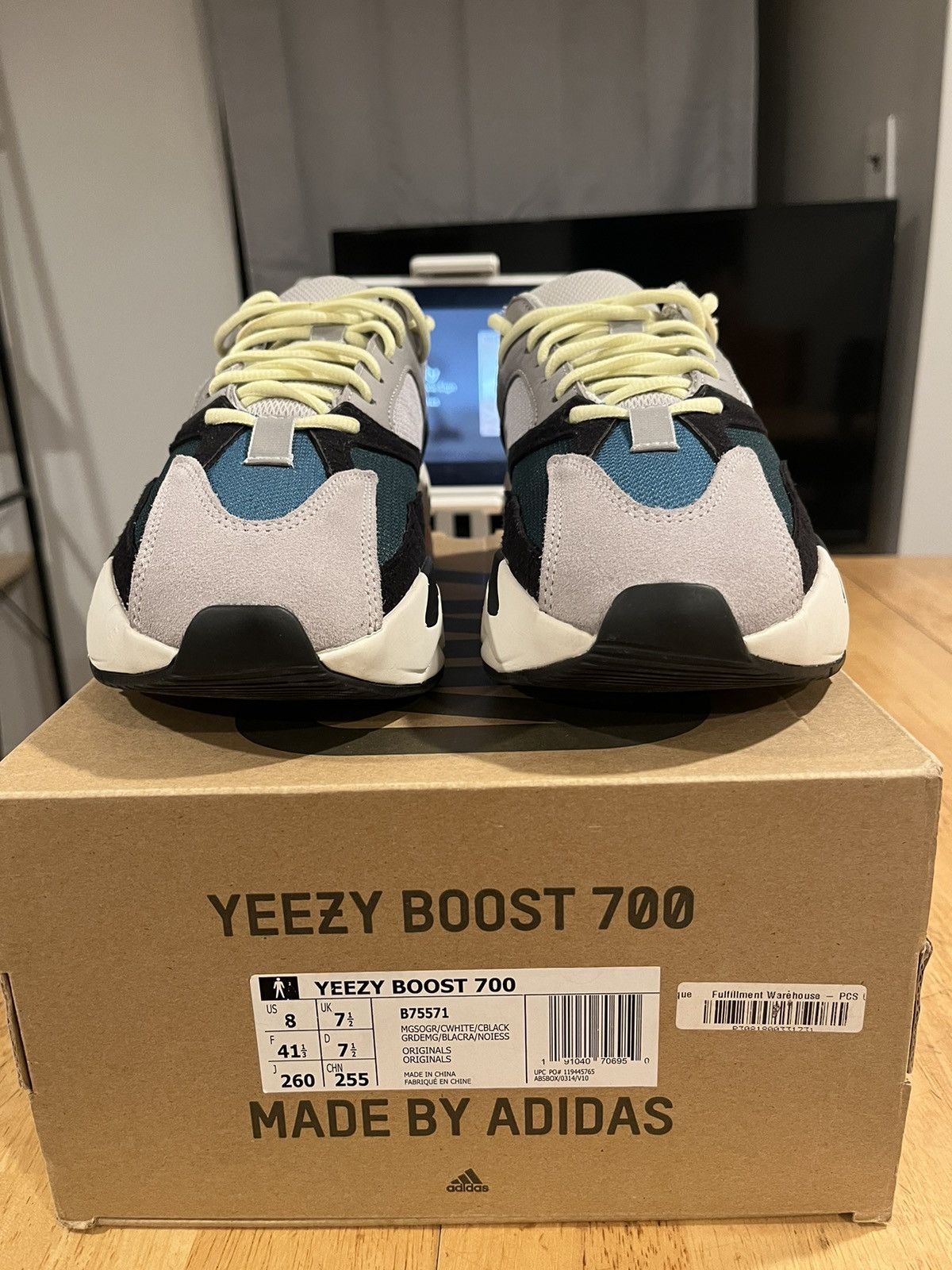Adidas × Kanye West YEEZY BOOST 700 Size US 8 / EU 41 - 2 Thumbnail