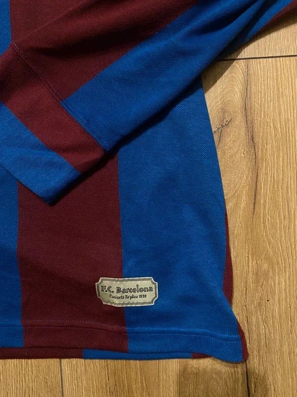 Other FC Barcelona 1920 Jersey Edition Socios 2005 Official Size US L / EU 52-54 / 3 - 4 Thumbnail