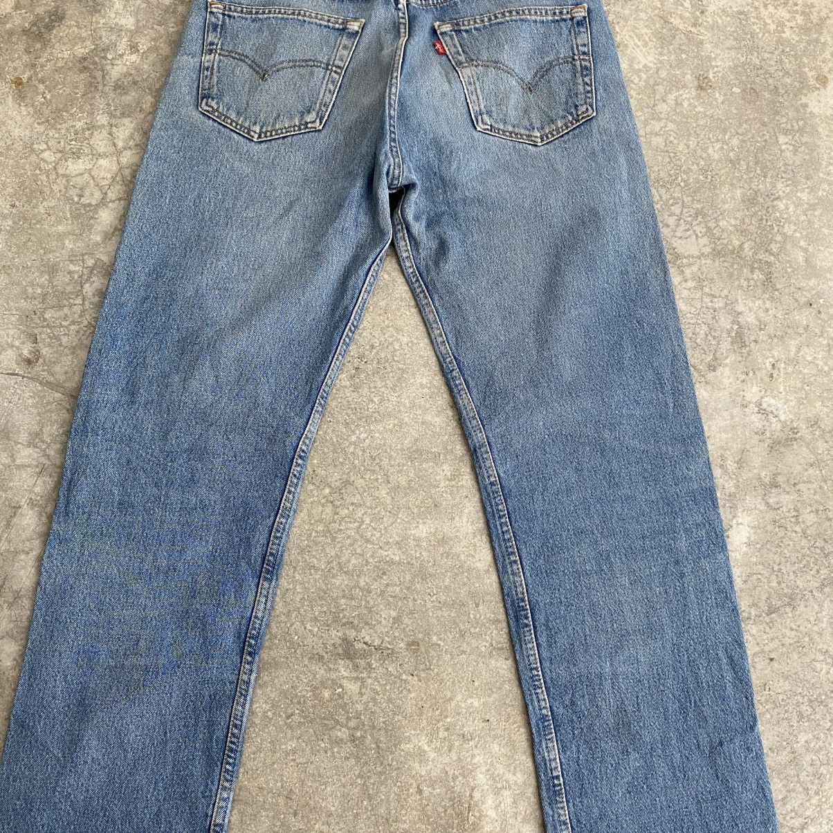Levi's Size 32x34.5 Vintage 1998 Levis 501 Faded Blue Denim Jeans Size US 32 / EU 48 - 12 Thumbnail