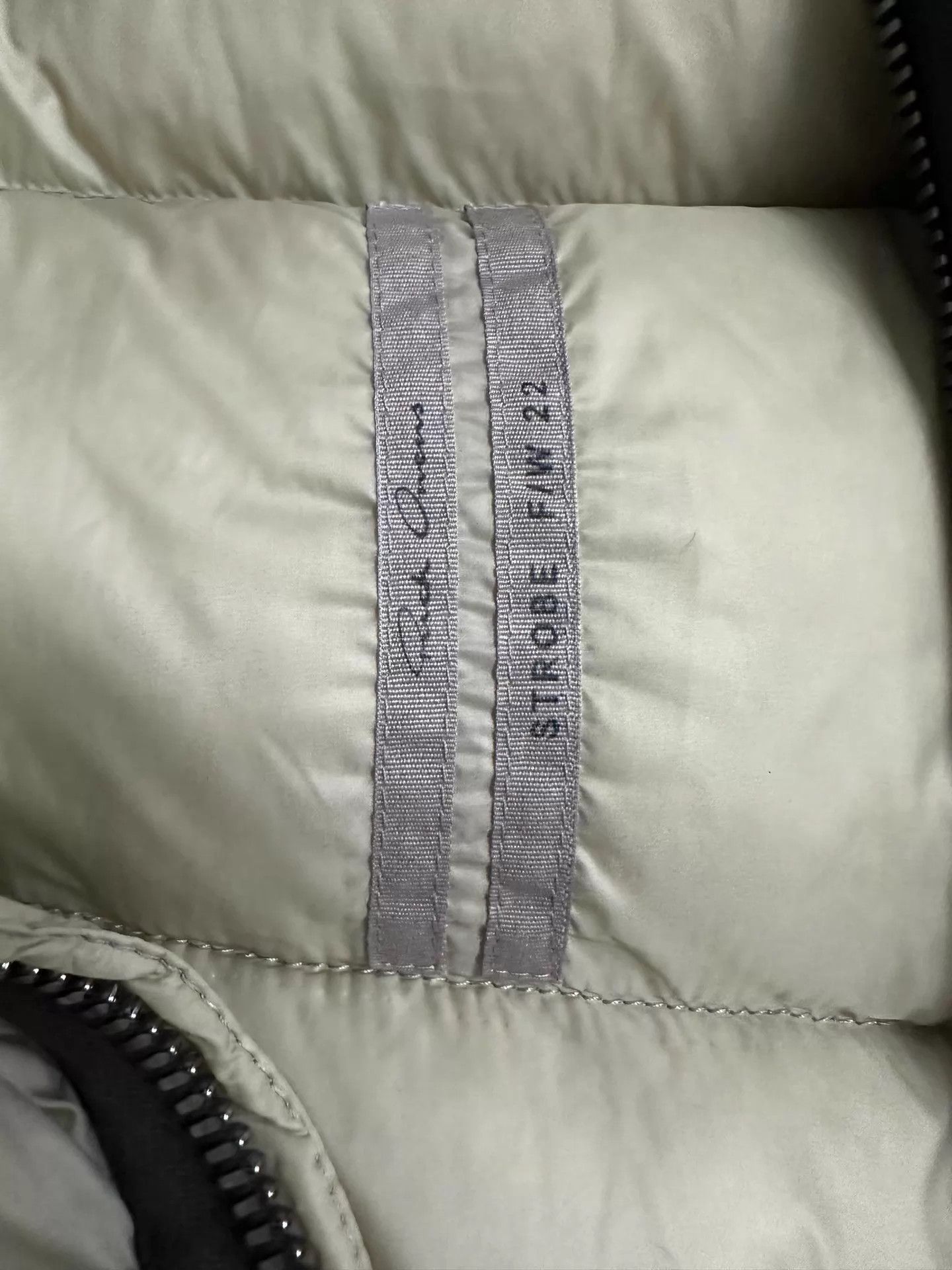 Rick Owens Rick Owens Beige Shark Down Jacket 38 Unisex Near Mint Size XS / US 0-2 / IT 36-38 - 8 Thumbnail