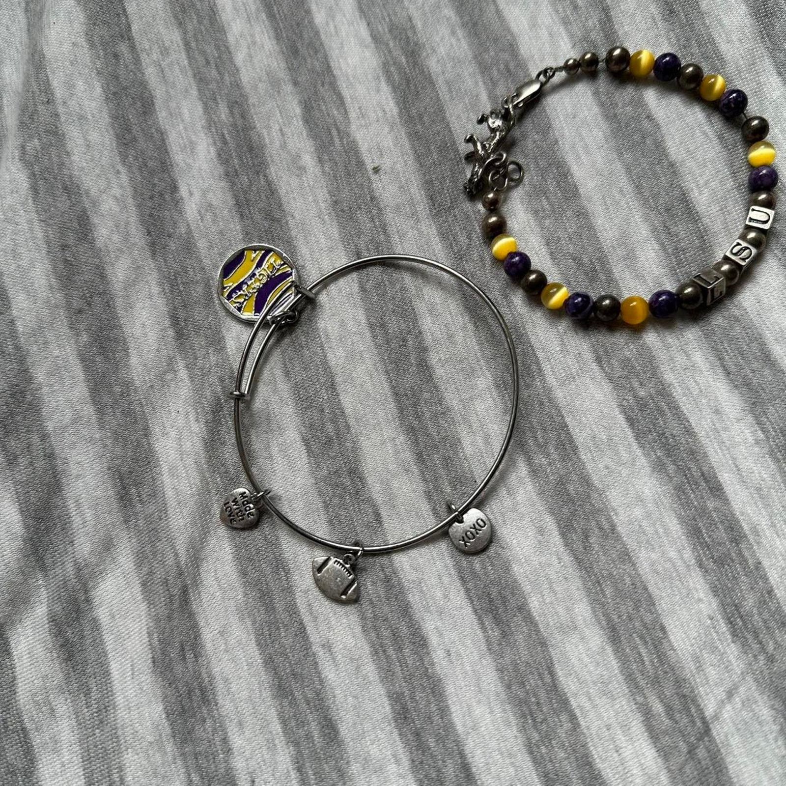 Jewelry × Vintage Super cute vintage 00s lsu bracelet Size ONE SIZE - 7 Thumbnail