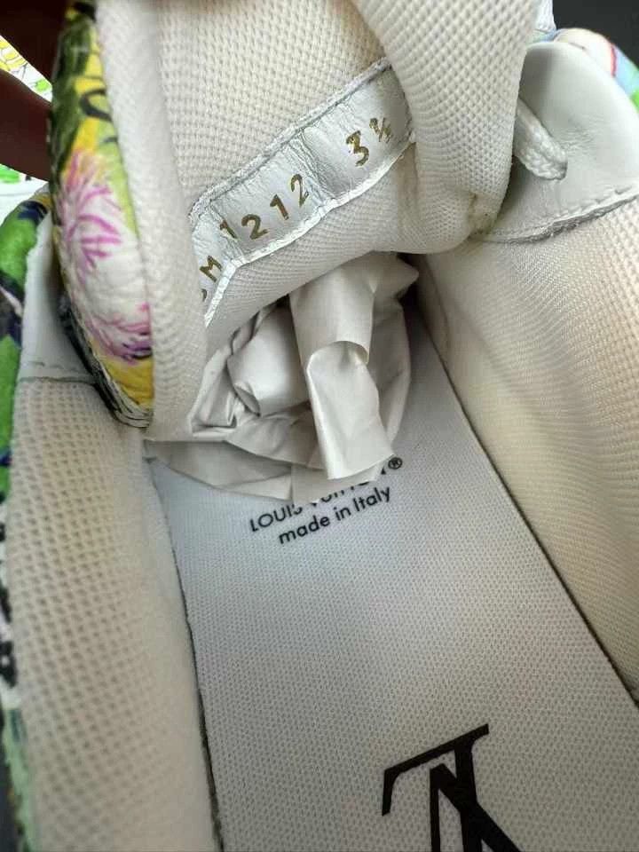 Louis Vuitton Louis Vuitton Colored graffiti limited edition sneakers Size US 7 / IT 37 - 5 Thumbnail