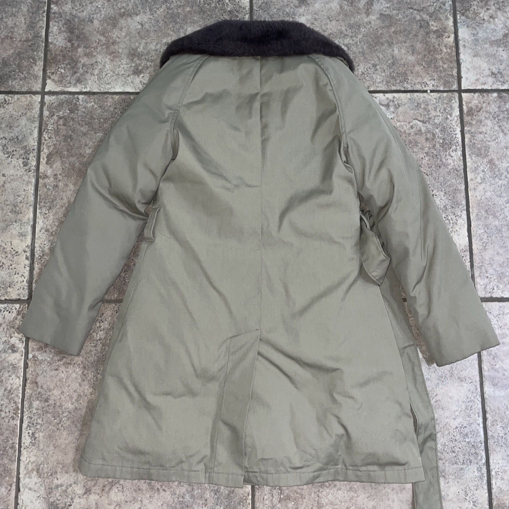 Vintage VINTAGE? L.L. Bean Goose Down Jacket Women’s Wool Shell Beige Size 10 Overcoat Womens 10 Beige Down Jacket Size L / US 10 / IT 46 - 4 Thumbnail