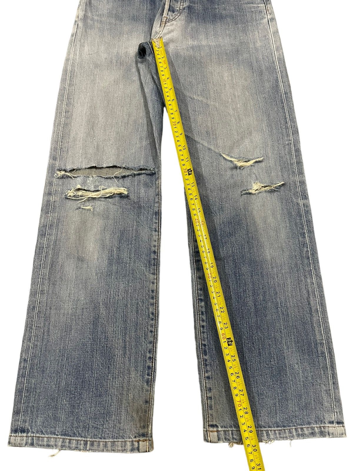 Uniqlo Vintage Japanese Uniqlo Blue Wash Distressed Baggy Jeans Size US 30 / EU 46 - 13 Thumbnail