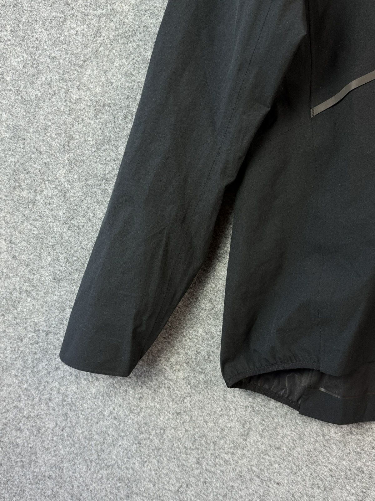 On On Running Warerproof Anorak Women’s jacket size M NWT Size M / US 6-8 / IT 42-44 - 10 Thumbnail