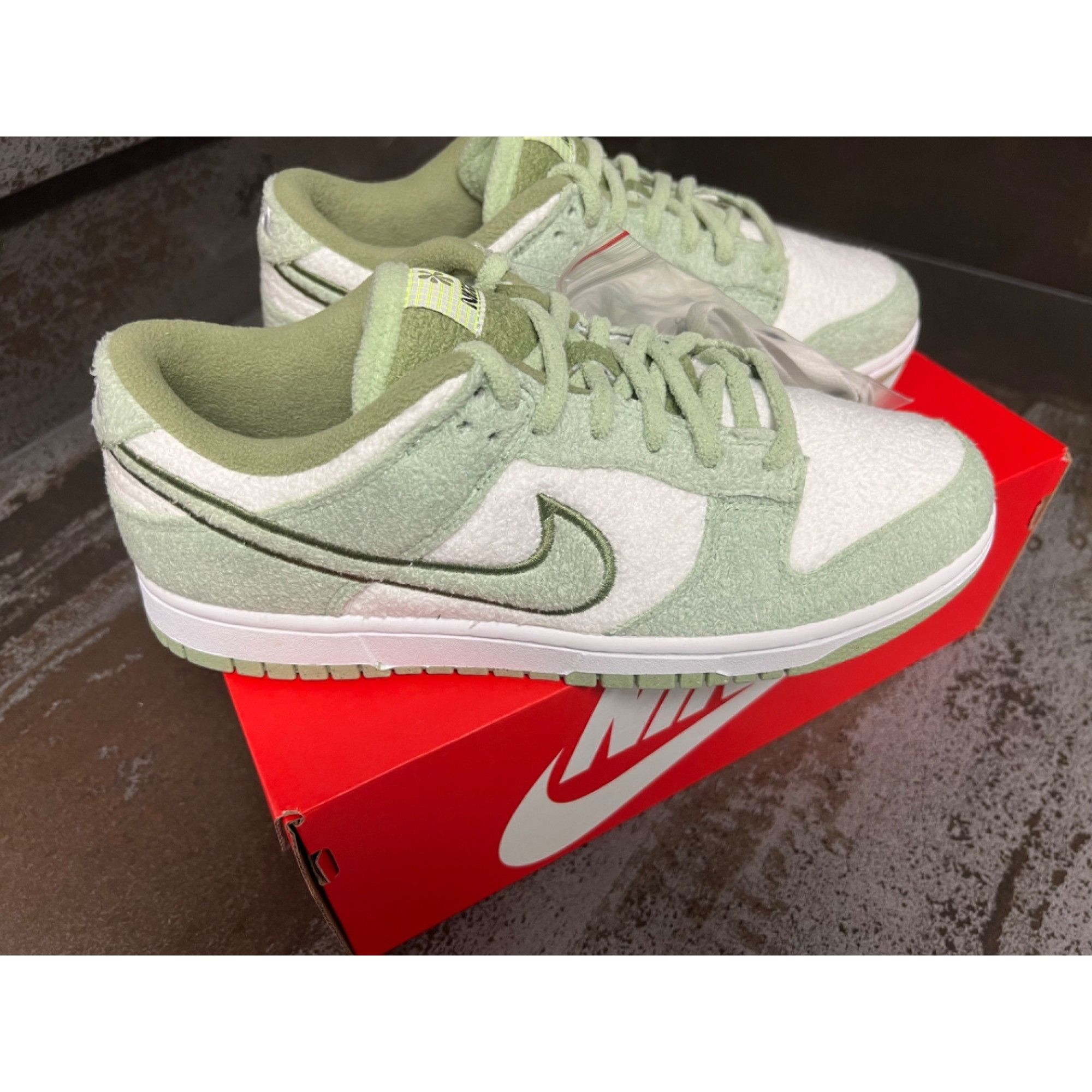 Nike Nike Dunk Low SE Fleece Pack Honeydew Women's Size 10- DQ757 Size US 10 / IT 40 - 3 Thumbnail