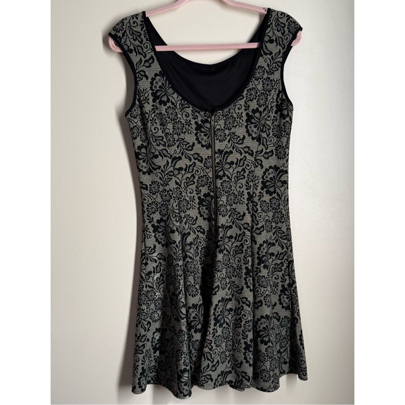 MAGGY LONDON Maggy London Lace Design Dress Size 8 Romantic Whimsygoth Size M / US 6-8 / IT 42-44 - 4 Thumbnail